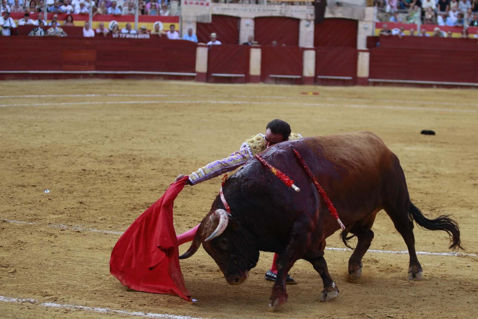 La despedida del torero Enrique Ponce de la Feria de Almería 2024, en imágenes