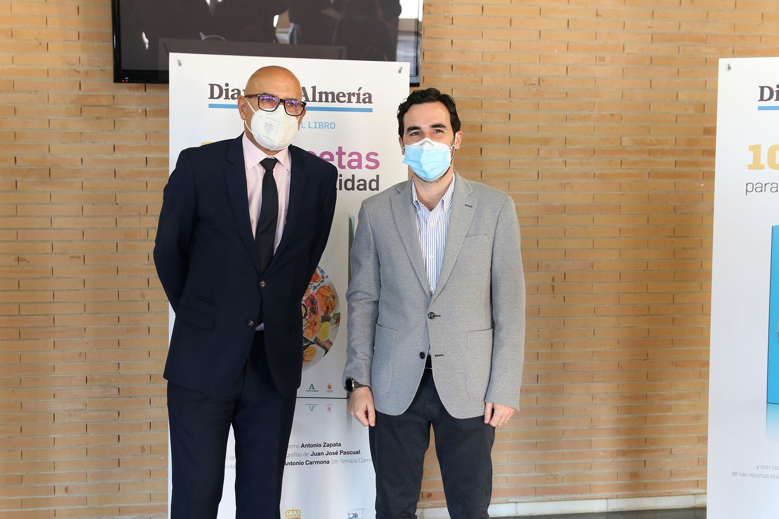 Fotogalería presentación libro '103 Recetas para una Capitalidad'. Almería