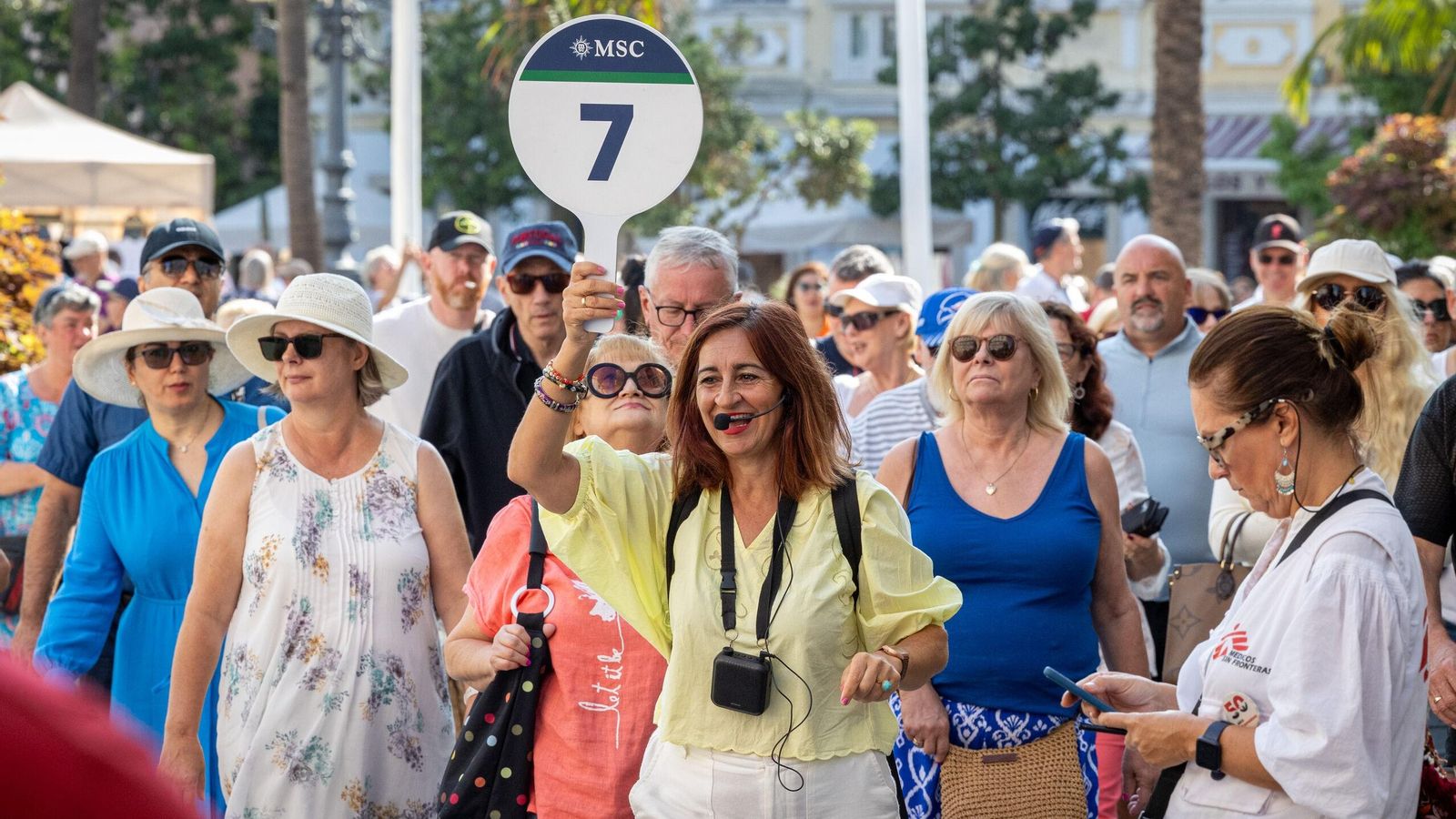 Los tres cruceros que llegaron este miércoles a Cádiz llenaron el puerto así como todas las calles del centro de la ciudad de turistas Los tres cruceros que llegaron este miércoles a Cádiz llenaron el puerto así como todas las calles del centro de la ciudad de turistas