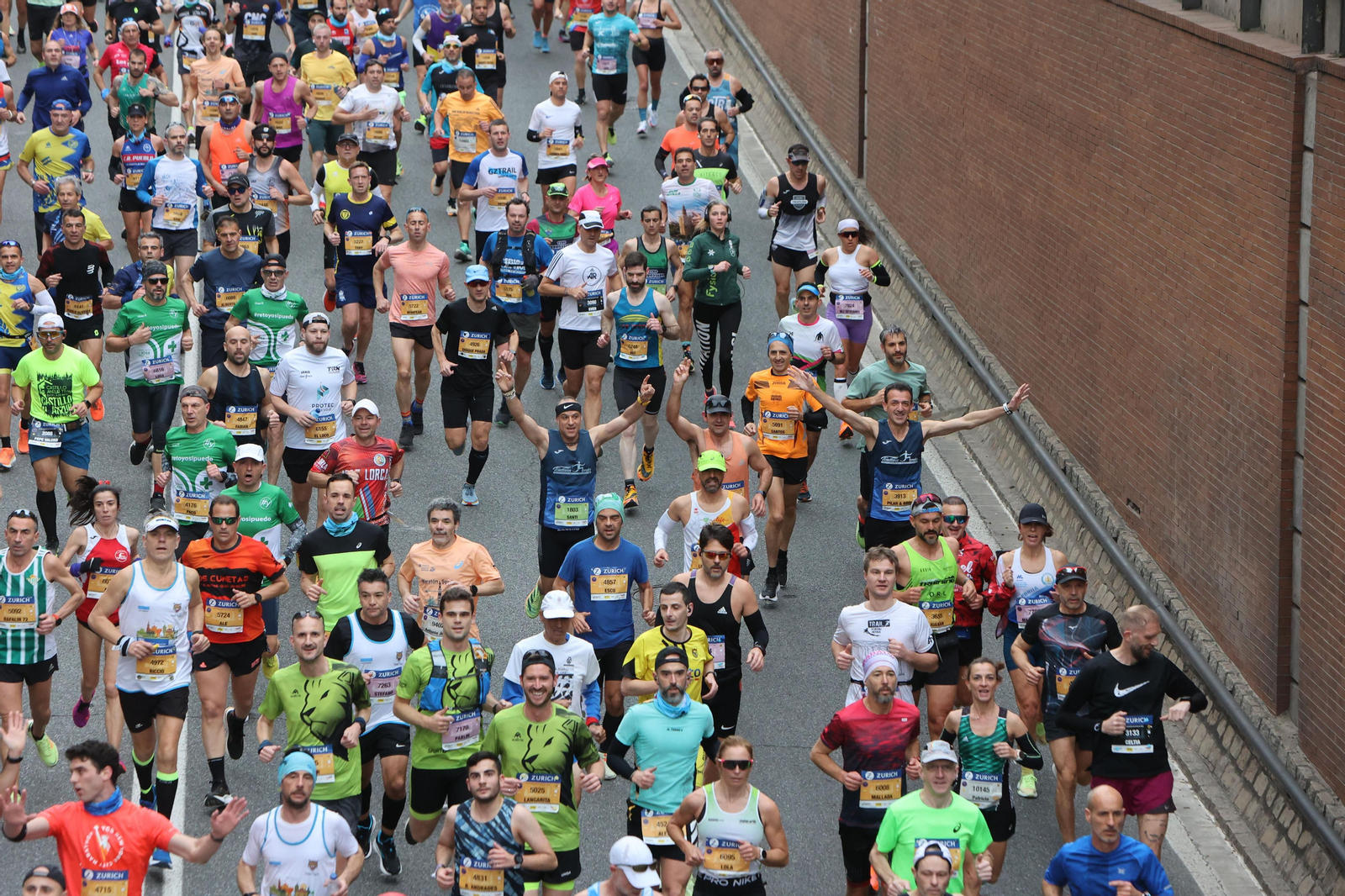 Búscate en la maratón de Sevilla 04