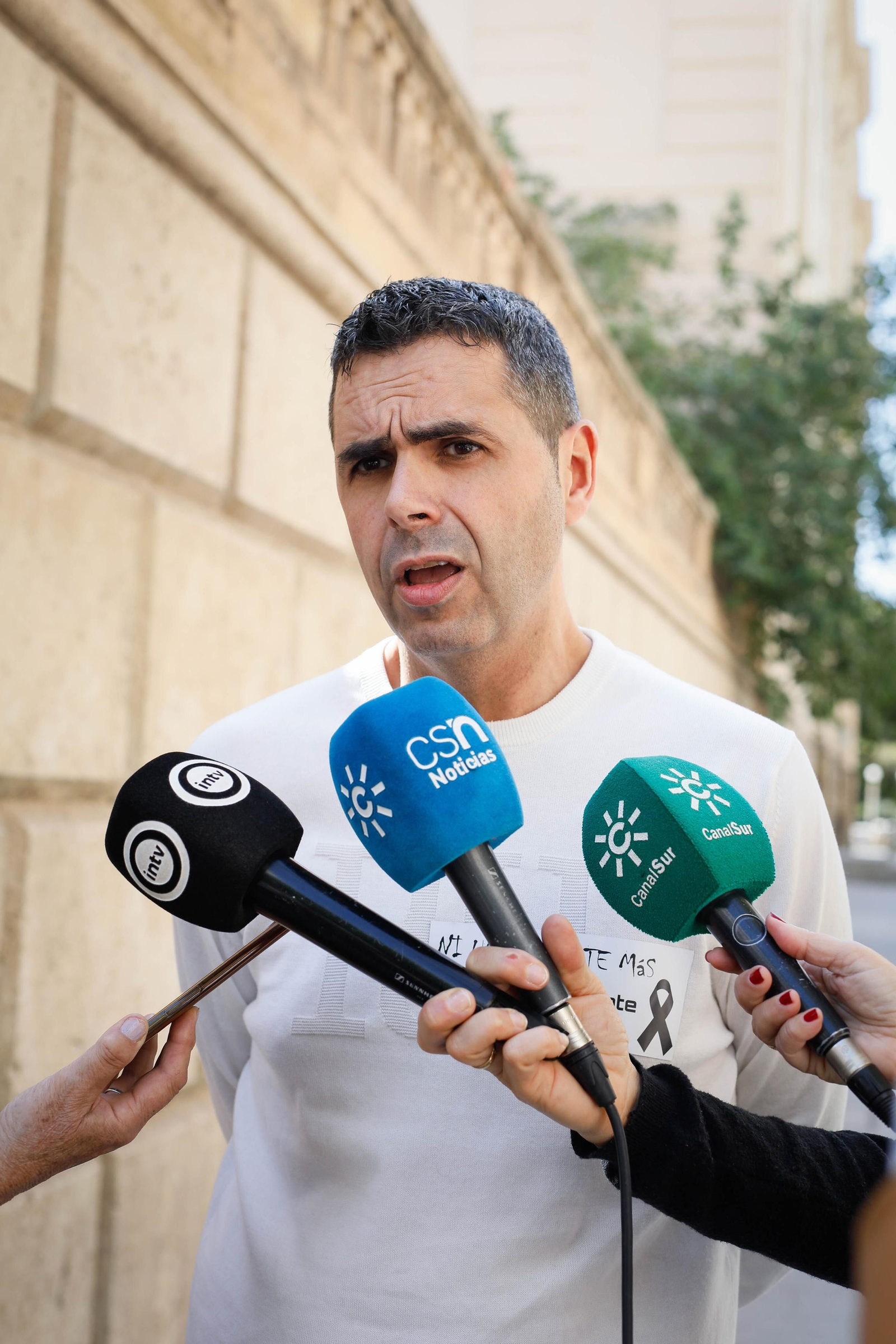 Imágenes de la concentración por muerte de un trabajador en accidente laboral