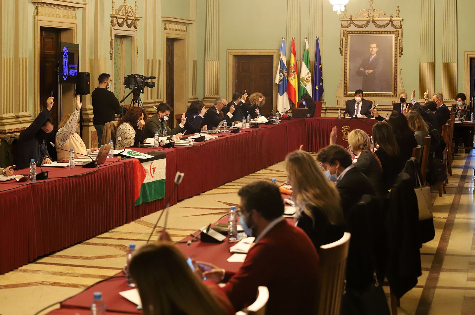 Imágenes del pleno celebrado en el Ayuntamiento de Huelva