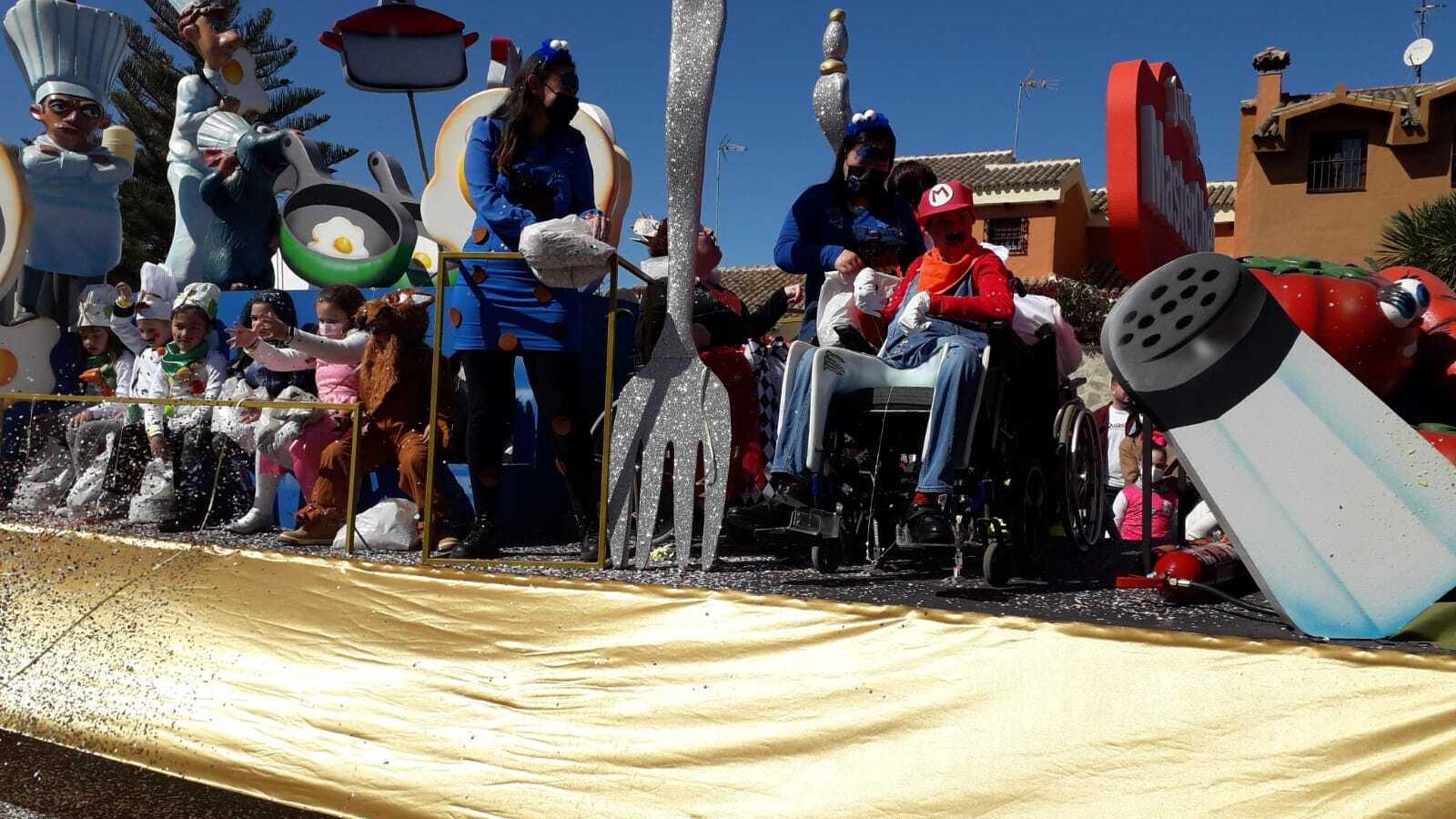 Carroza sobre cocineros infantil, en la Cabalgata de Carnaval de San Fernando. Carroza sobre cocineros infantil, en la Cabalgata de Carnaval de San Fernando.