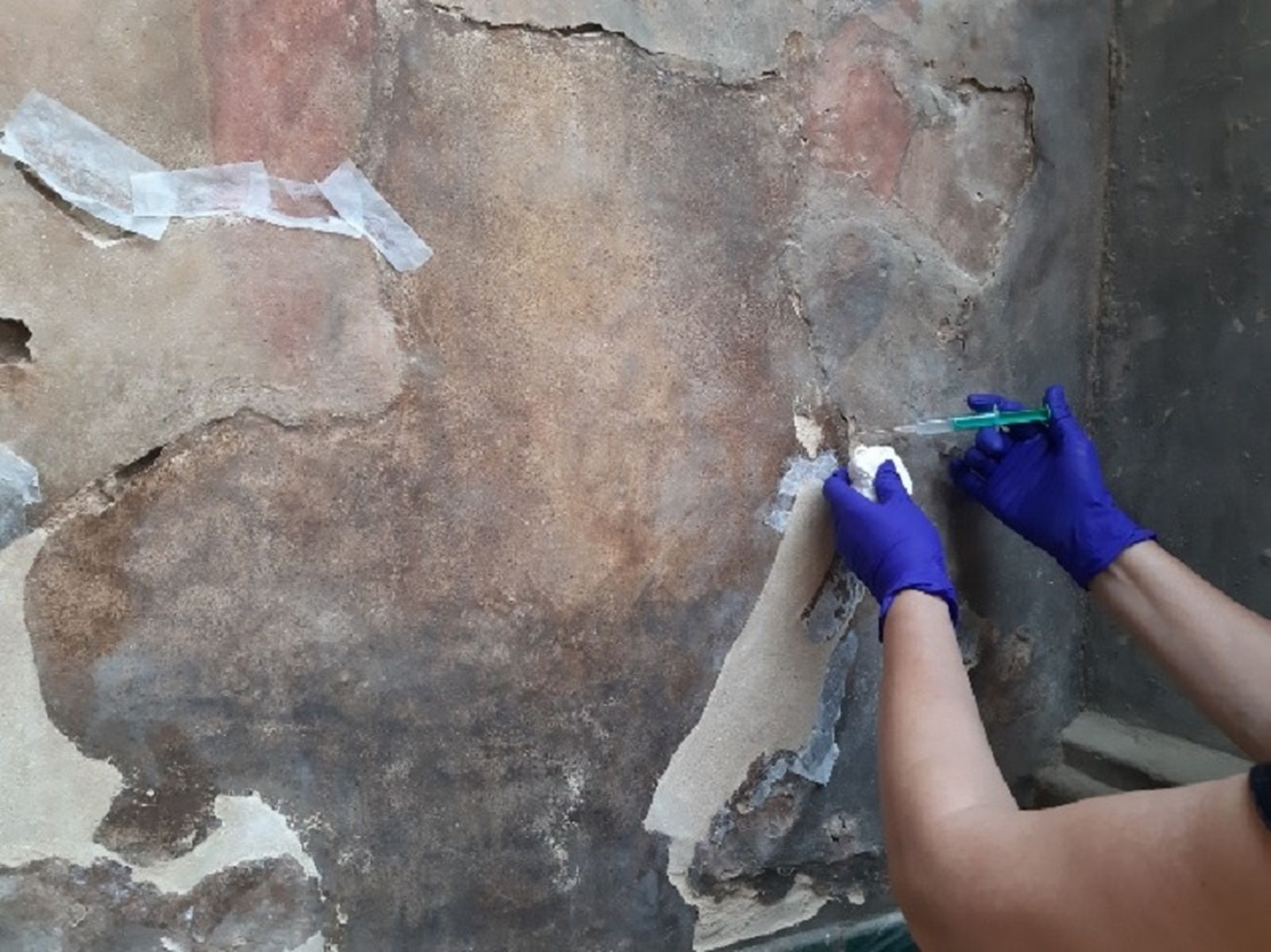 La intervención en las pinturas.