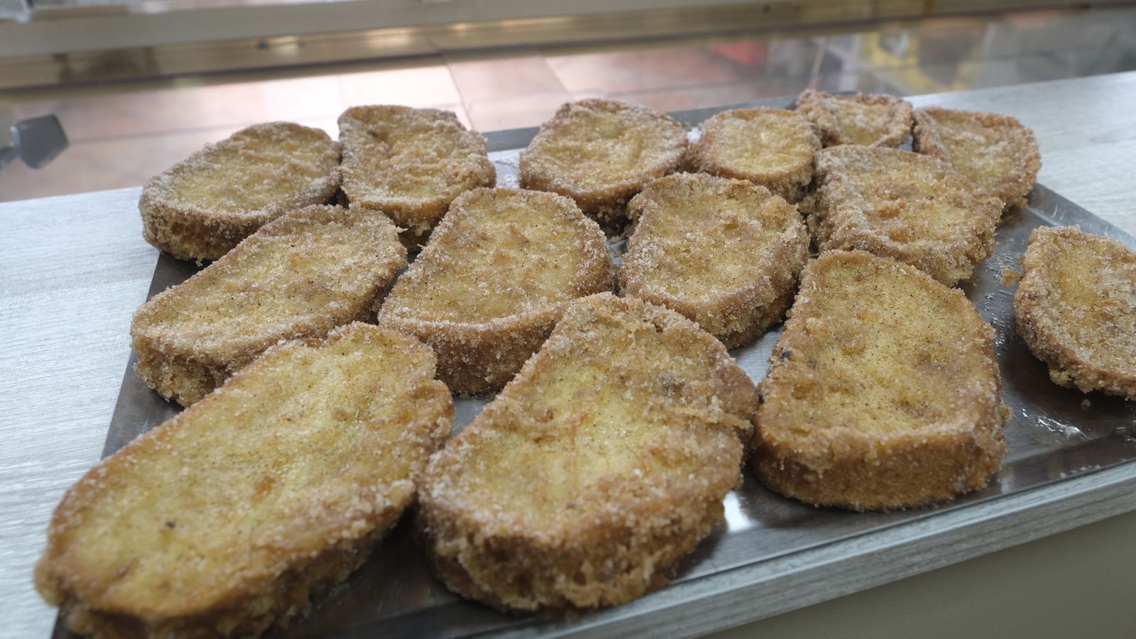 Las torrijas tradicionales están el top ten pero cada vez son más los adeptos a las innovaciones de Javier Guerrero.