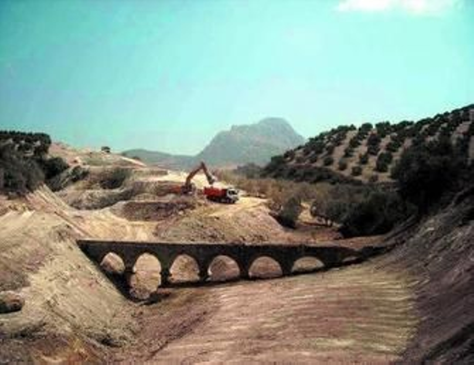 Fotografía del mismo lugar tomada tras la destrucción.