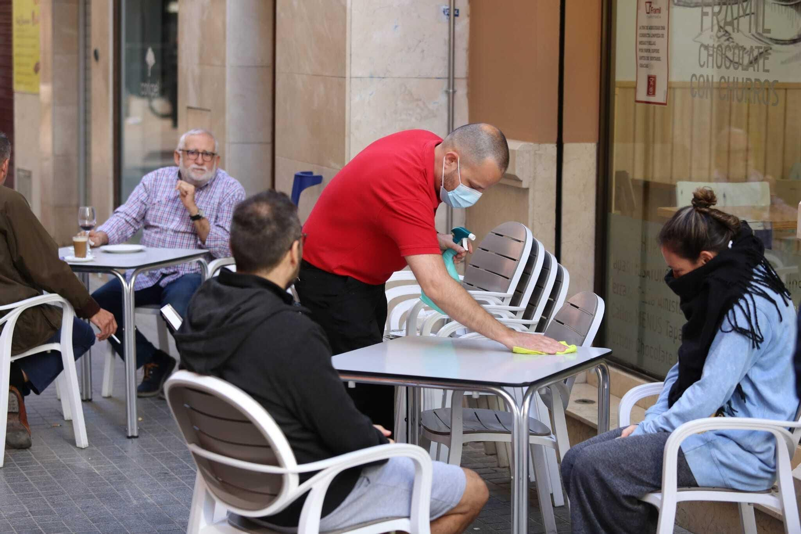 Desescalada: Málaga inicia la fase 1 con pocos bares abiertos