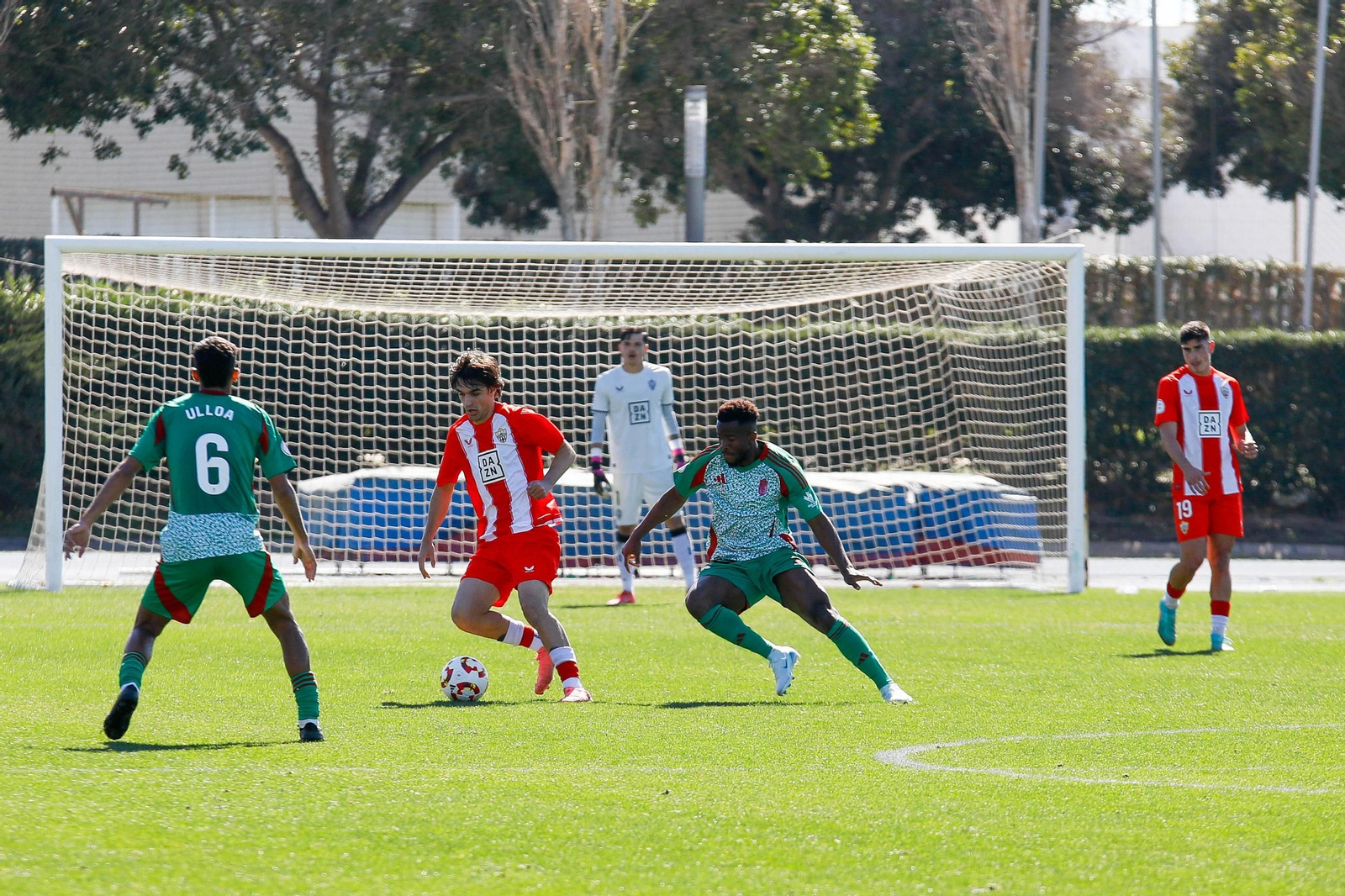 Las imágenes de Segunda RFEF entre Almeria B y recreativo de Granada