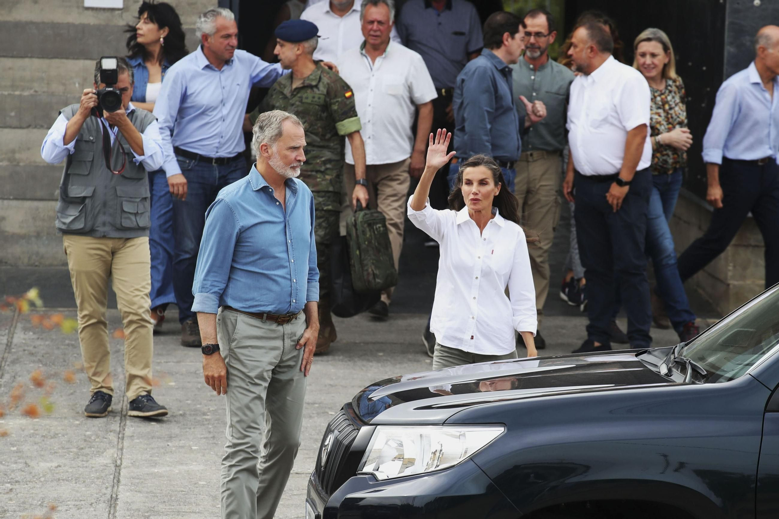 Las fotos de la visita de los Reyes a las zonas afectadas por los incendios en Sanabria y Las Médulas