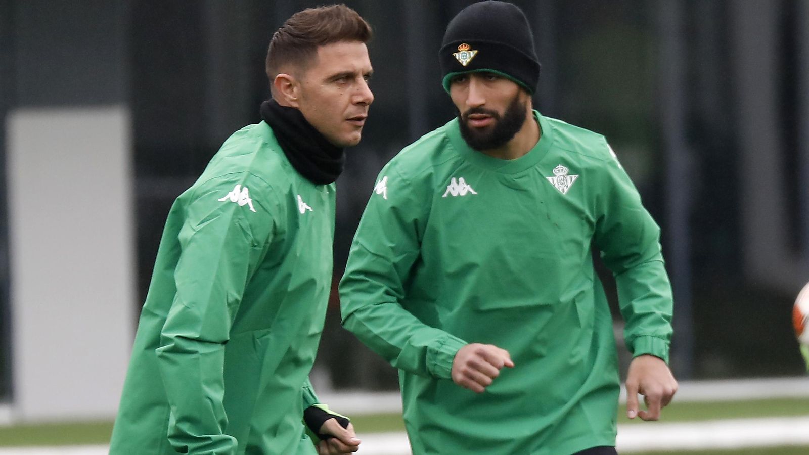 Nabil Fekir junto a Joaquín.
