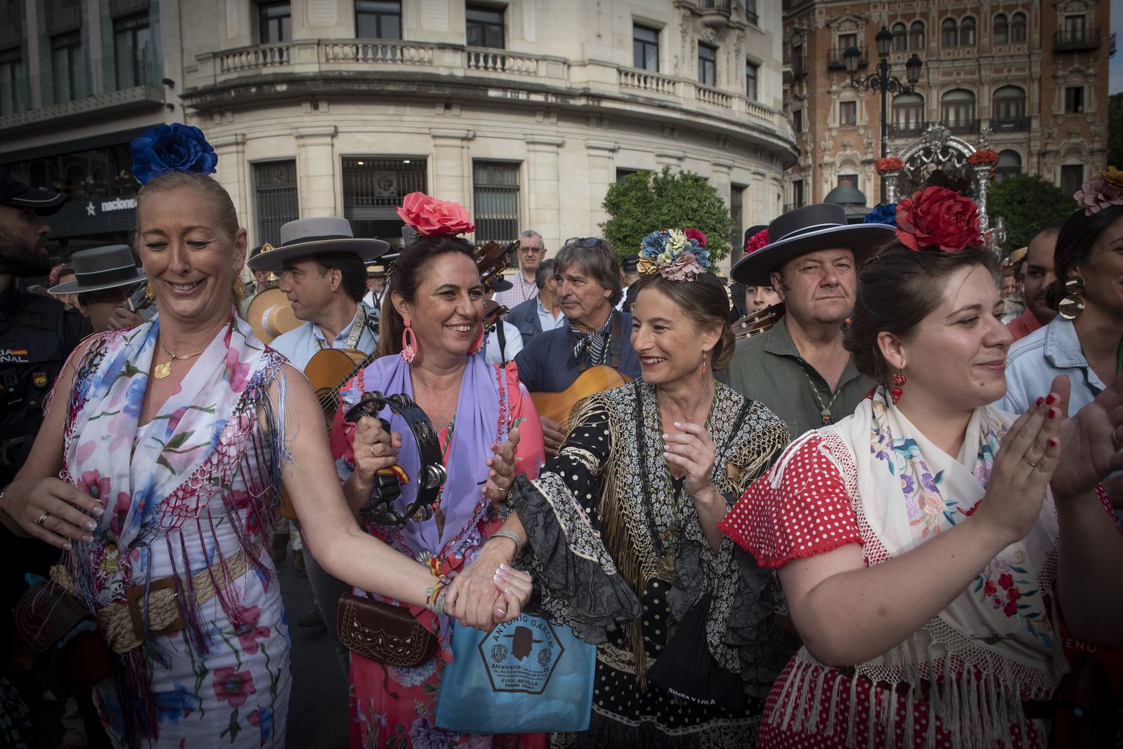 Las imágenes de la salida de la Hermandad del Rocío de Sevilla