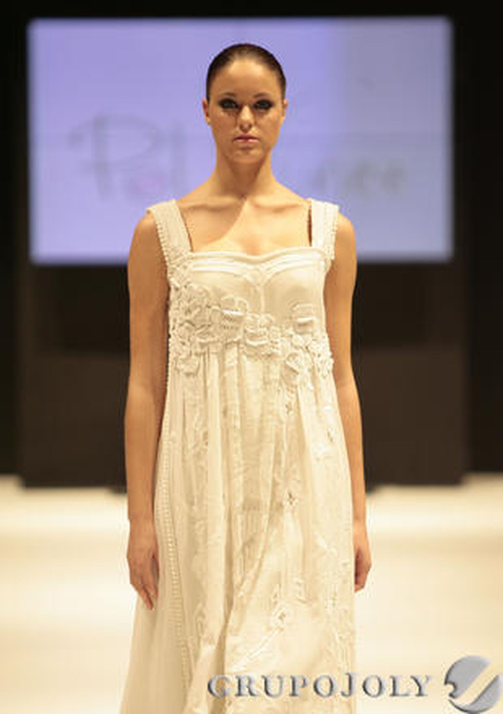 Desfile de Pol Núñez en 'Sevilla de Boda'.

Foto:Juan Carlos Muñoz