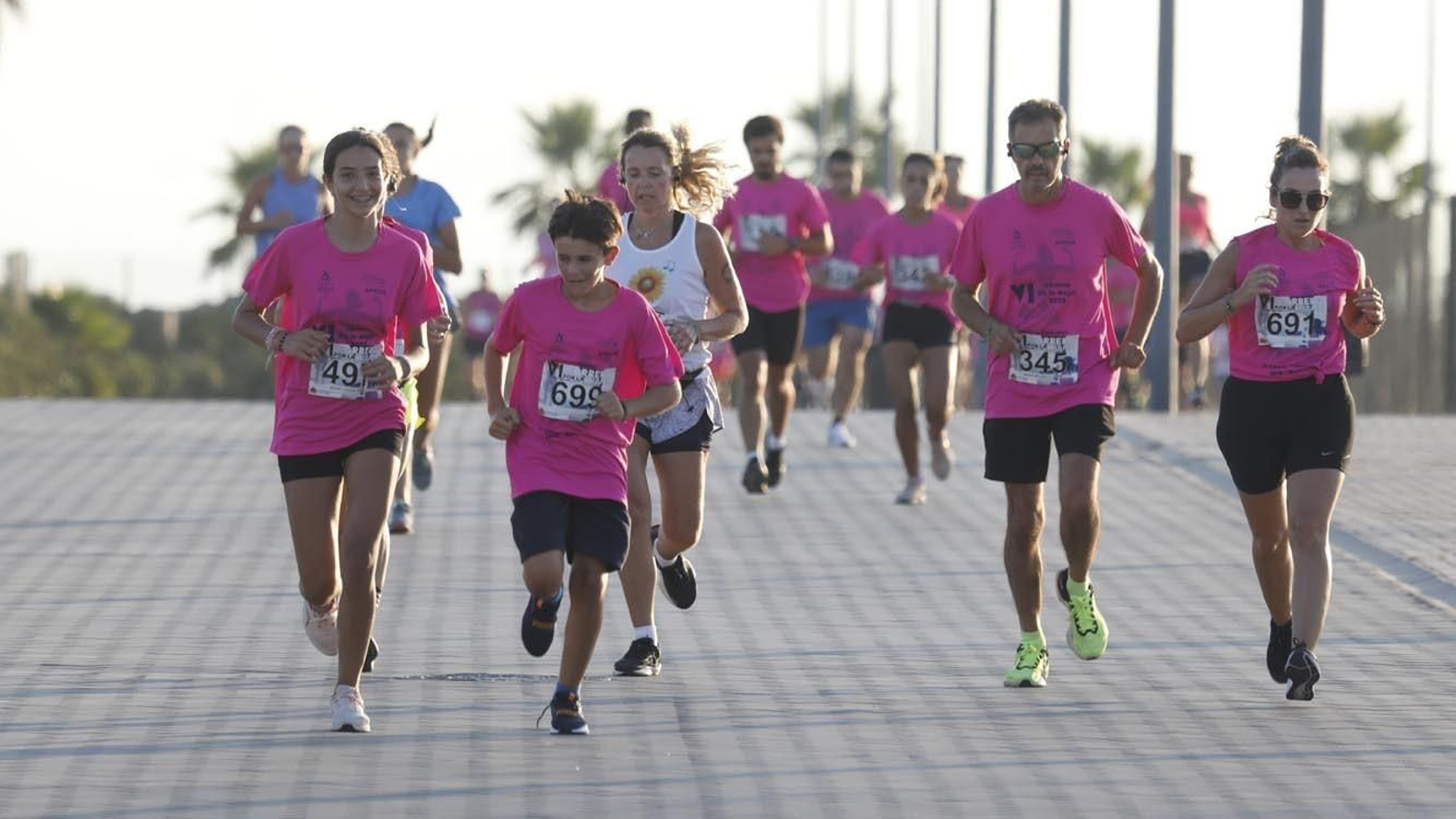 Fotos de la VI Carrera por la Mujer a beneficio de Apron