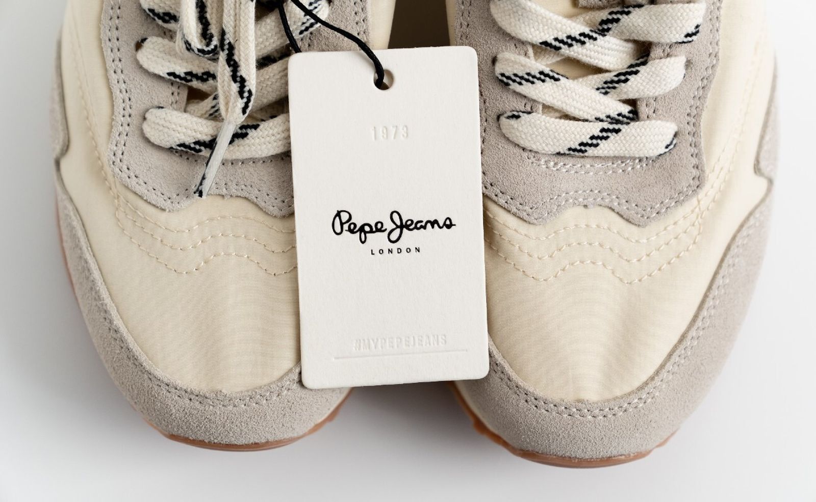 4 zapatillas Pepe Jeans de mujer que no puedes dejar escapar: ¡ahora con un 30% de descuento!