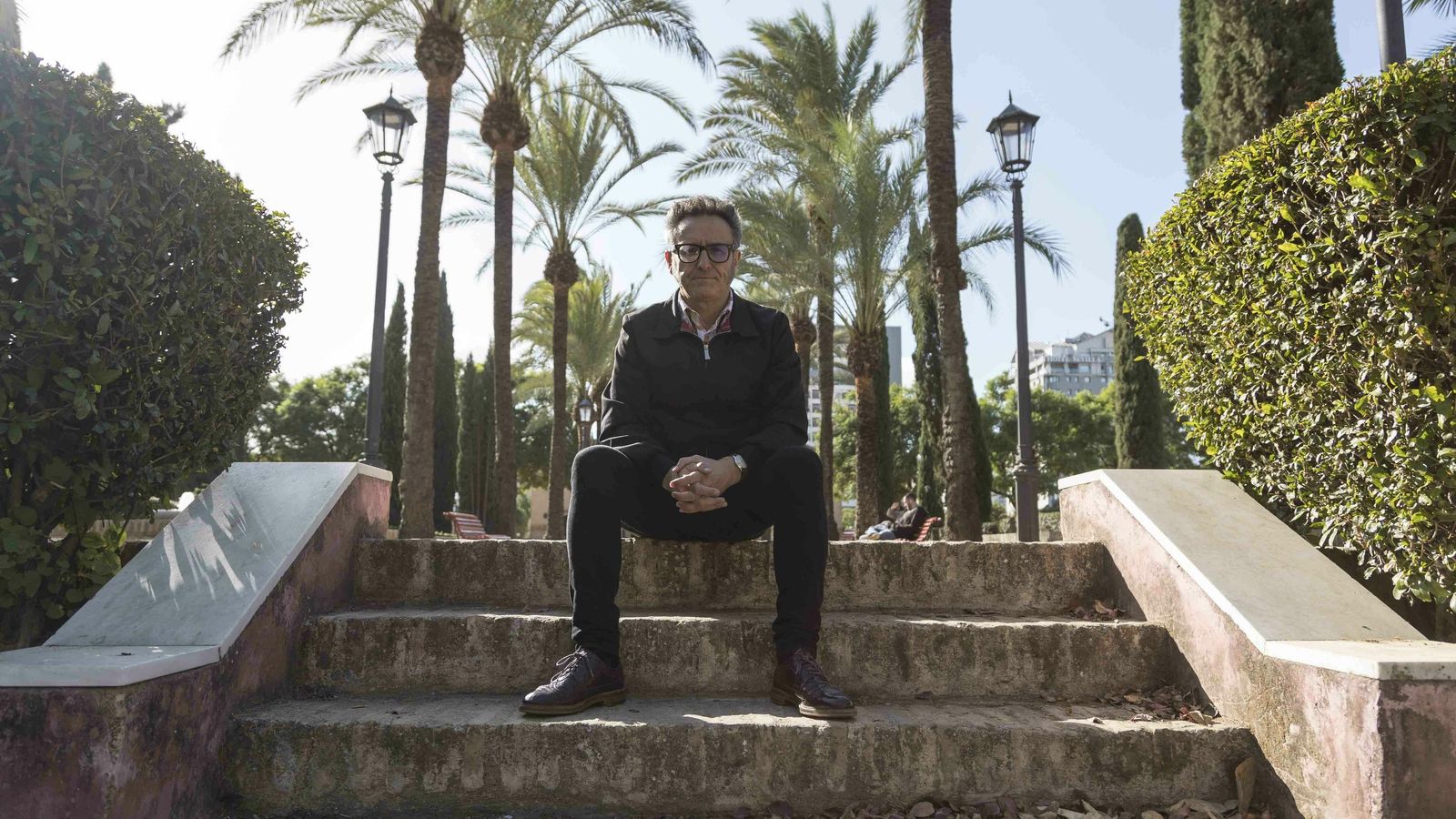 José Luis Cienfuegos,  fotografiado en los Jardines de la Buhaira.