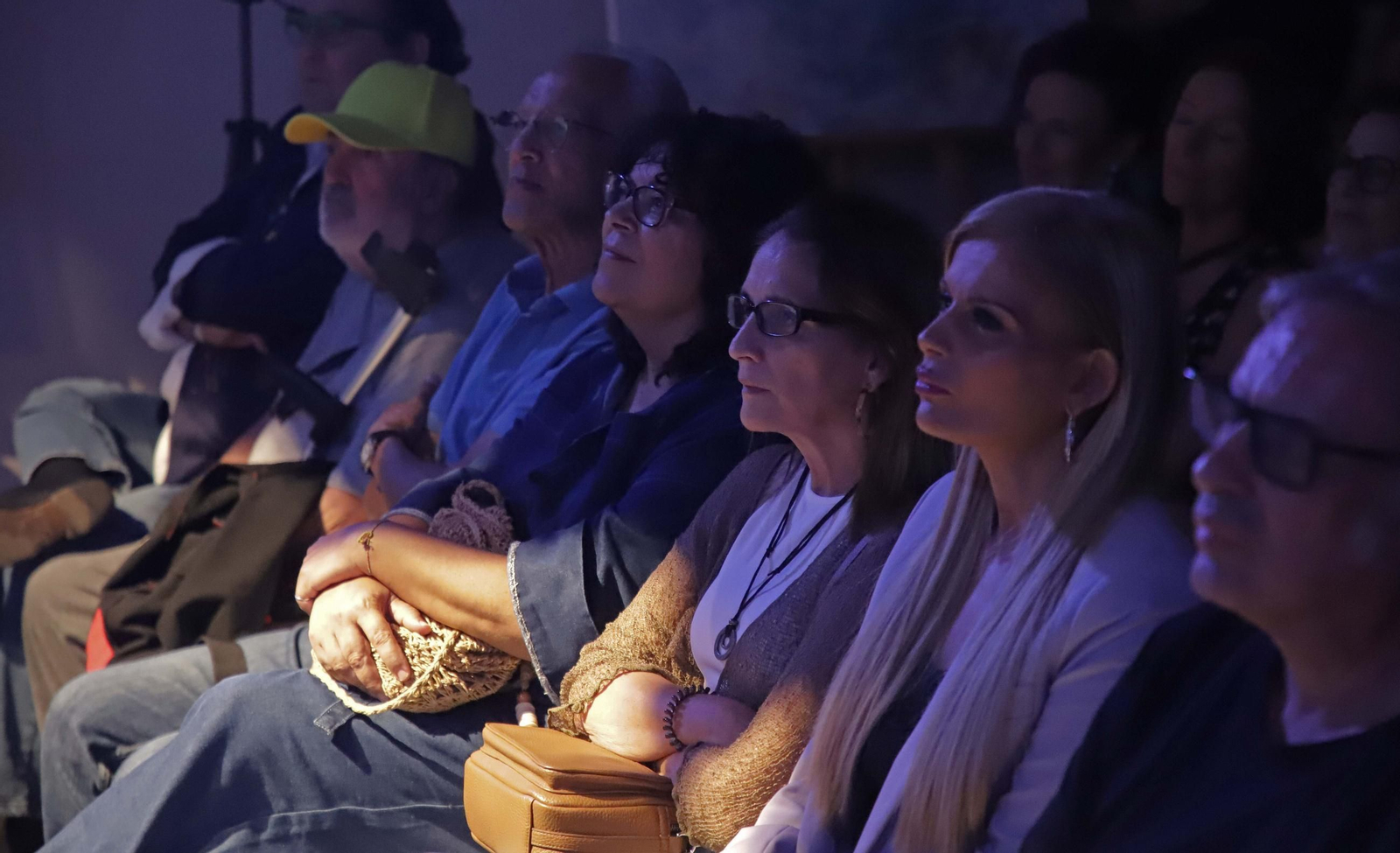 Fotos de la conferencia de Juan José Téllez  sobre los cincuenta años de la publicación del disco El Patio, del grupo Triana