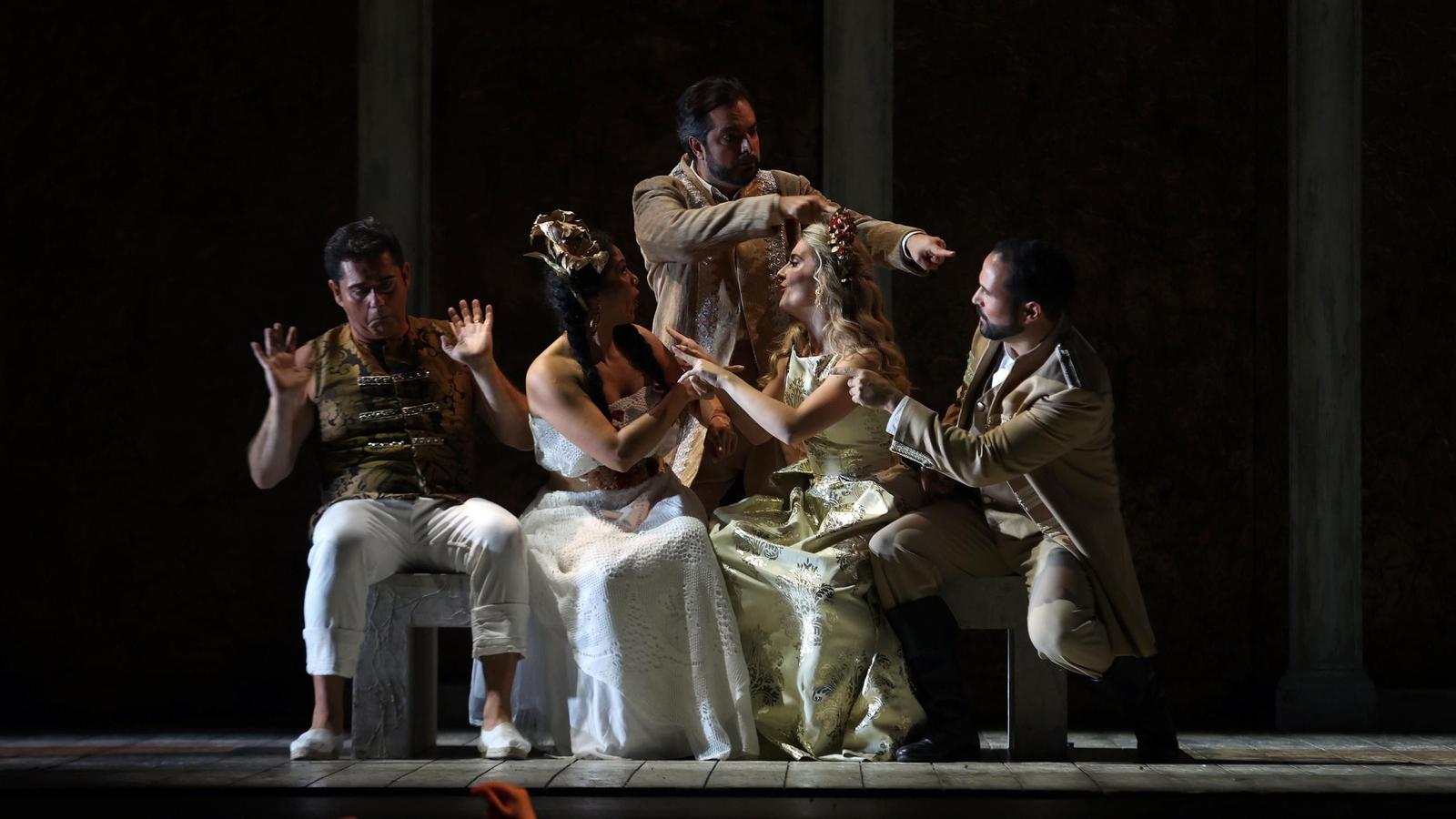 Imágenes de la ópera 'Don Gil de Alcalá' en el Teatro Villamarta de Jerez