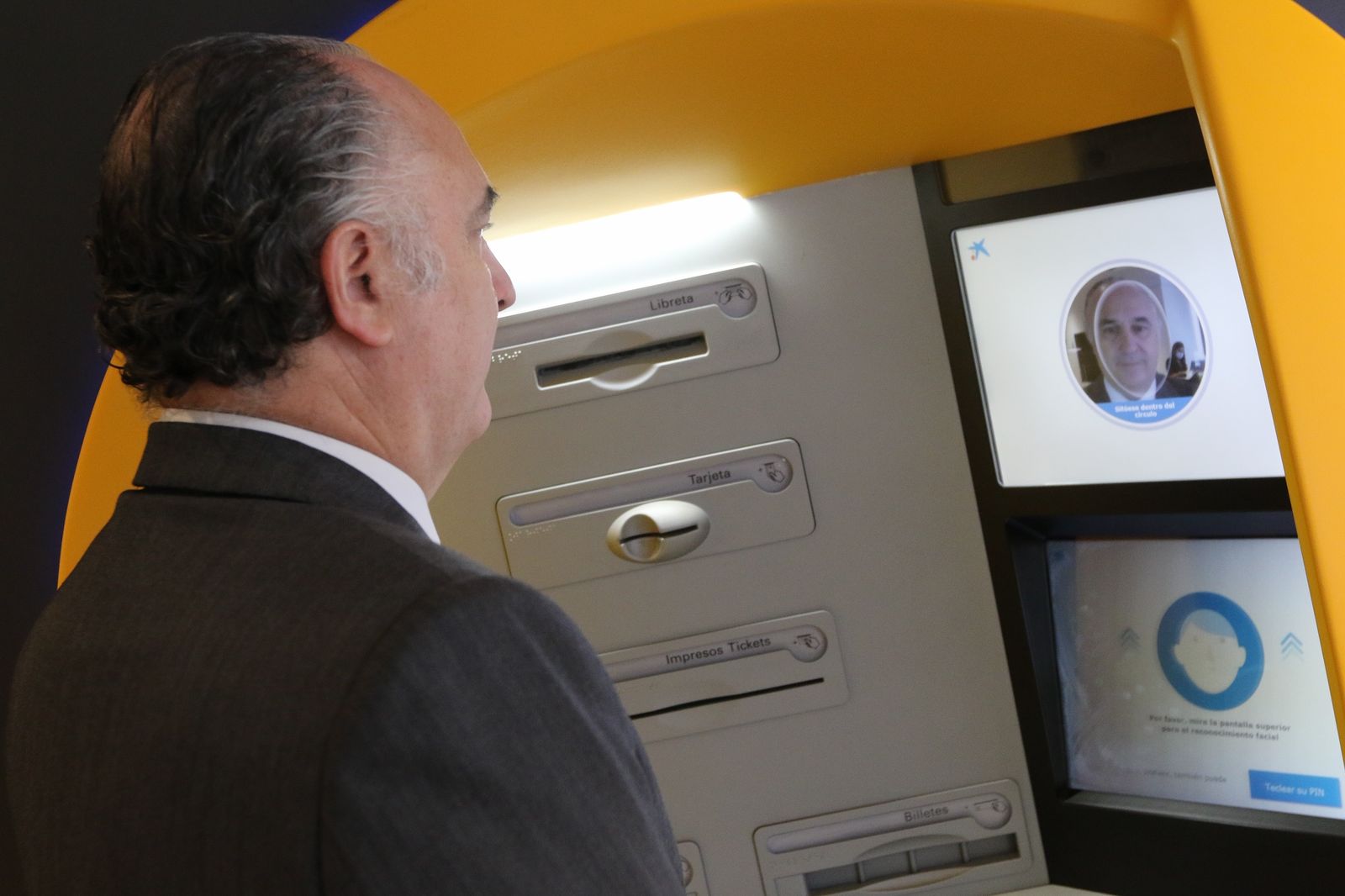 Prueba del sistema de reconoocimiento facial de los cajeros.