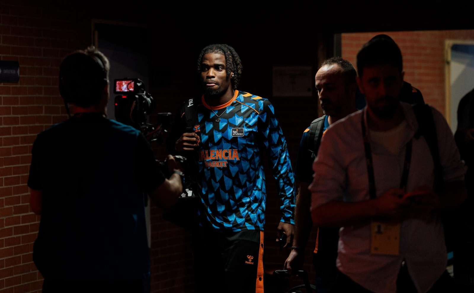 Unicaja-Valencia: Abrazos de viejos conocidos