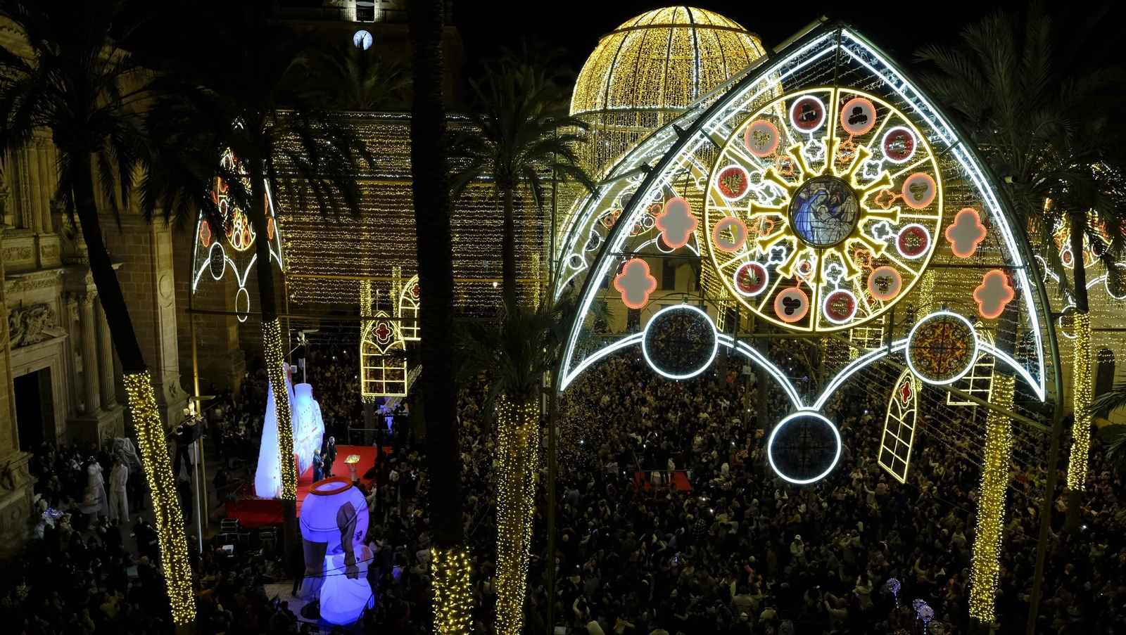 Las mejores imágenes del encendido navideño en Almería