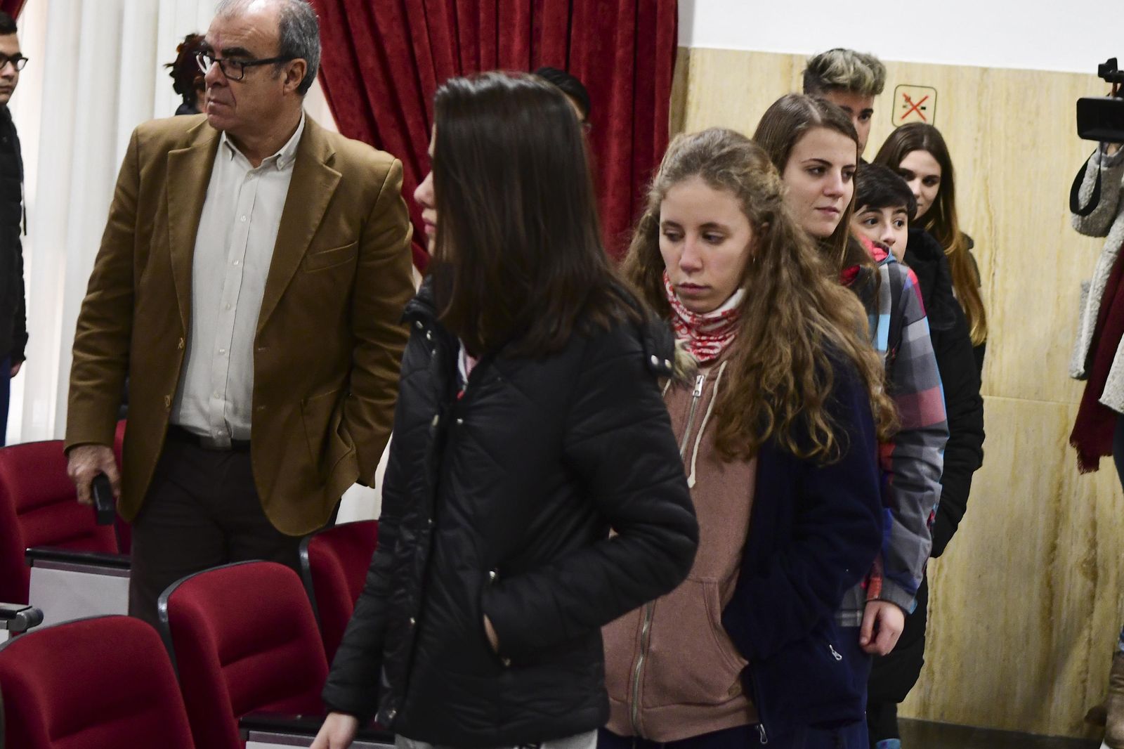Las imágenes de la capilla ardiente de Pablo García Baena