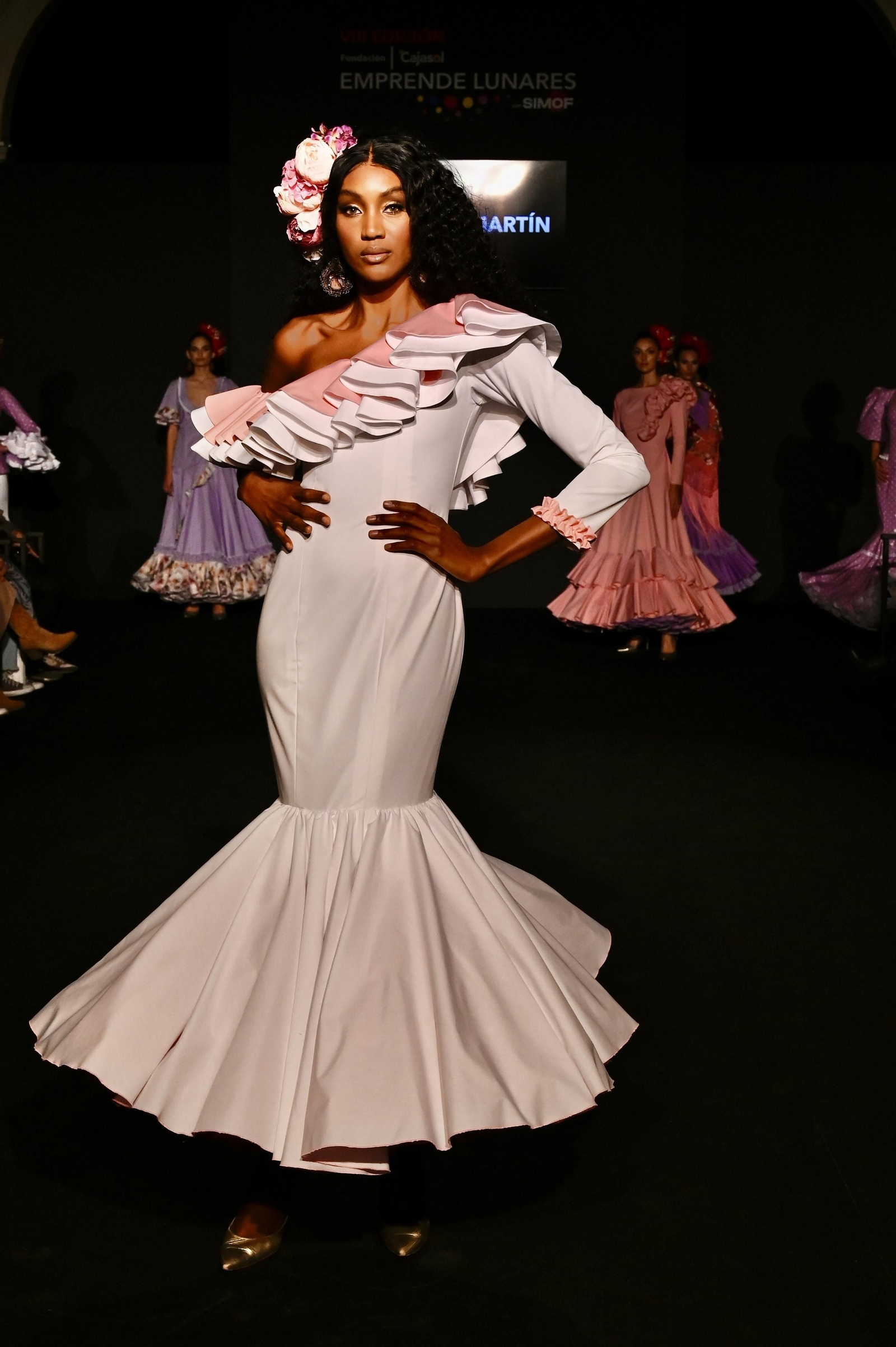 Moda flamenca 2024: Todas las colecciones de Emprende Lunares, en imágenes