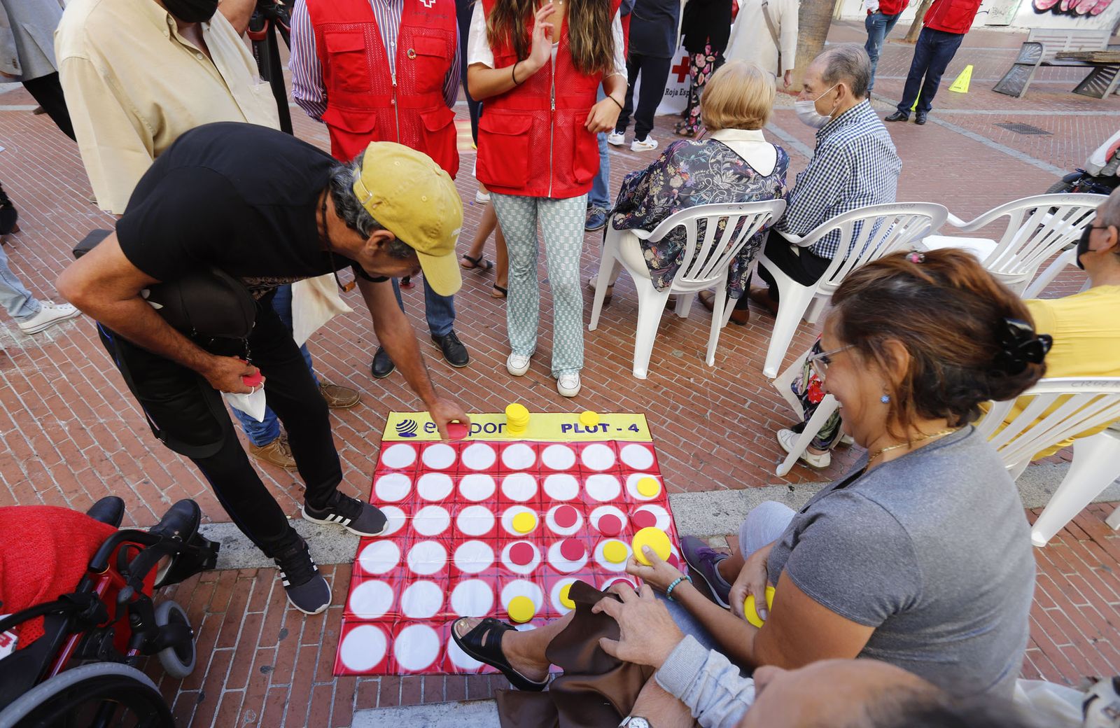 Imágenes del Día de la Banderita de Cruz Roja en Huelva