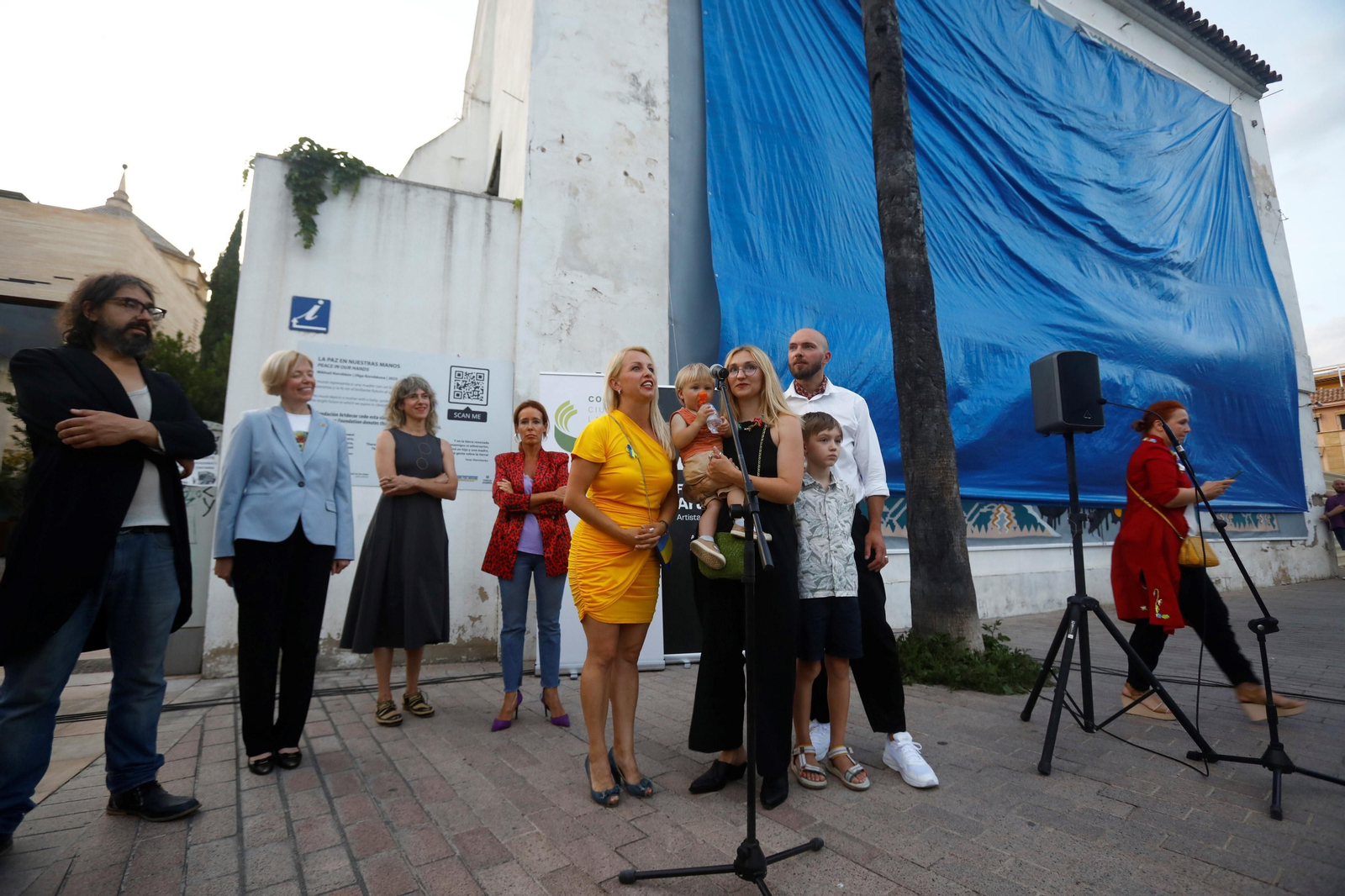Córdoba inaugura un mural por la paz en Ucrania, en imágenes