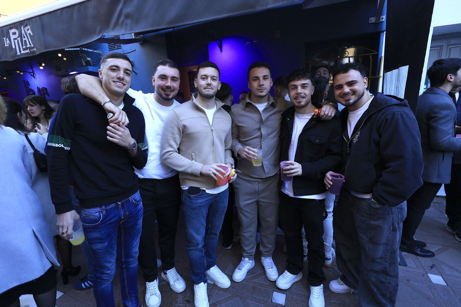 La Línea explota de gente en la tardebuena más animada, en imágenes