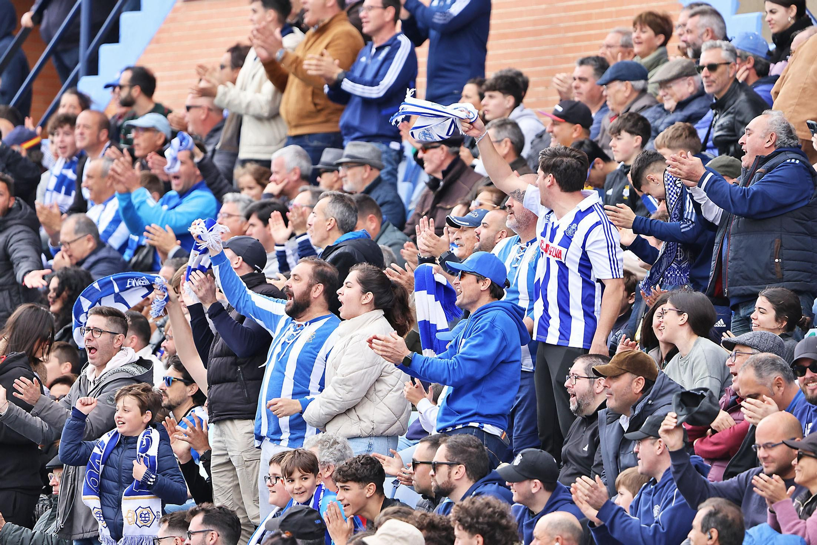 Ambiente en las gradas del Recreativo de Huelva vs AD Ceuta FC