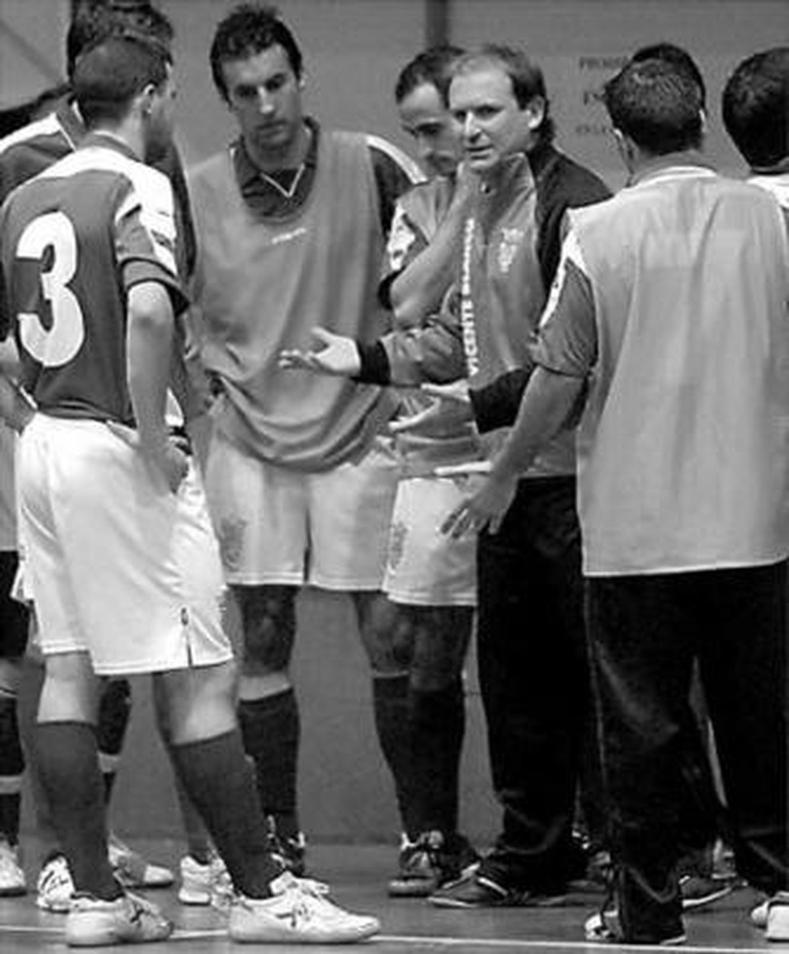 La plantilla de Azurmendi puede quedar cerrada muy pronto.