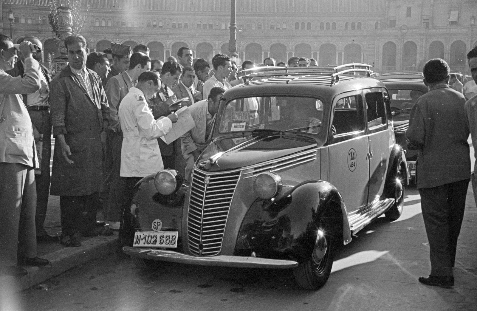 Registro de los taxis en la Plaza de España
