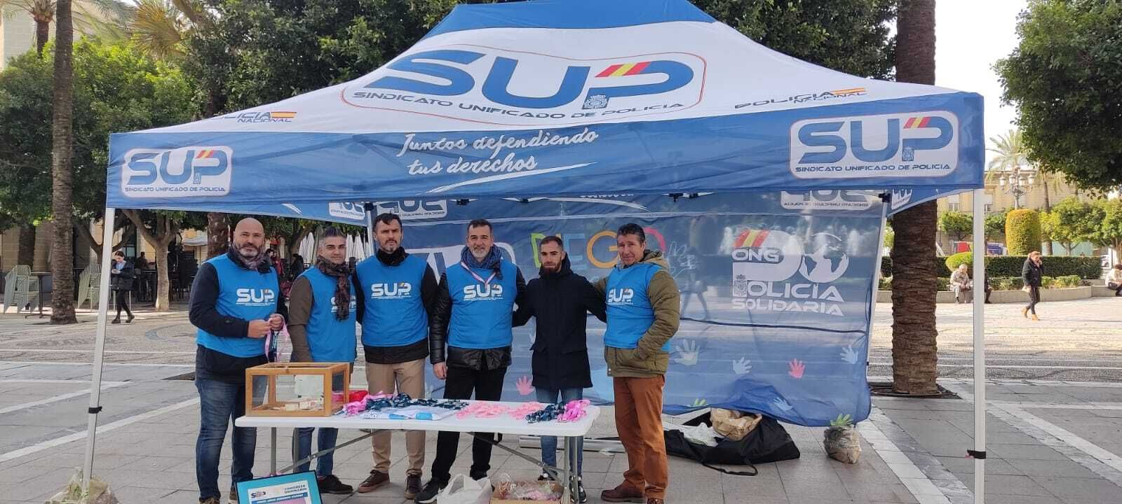Carpa del sindicato SUP en la Plaza del Arenal.