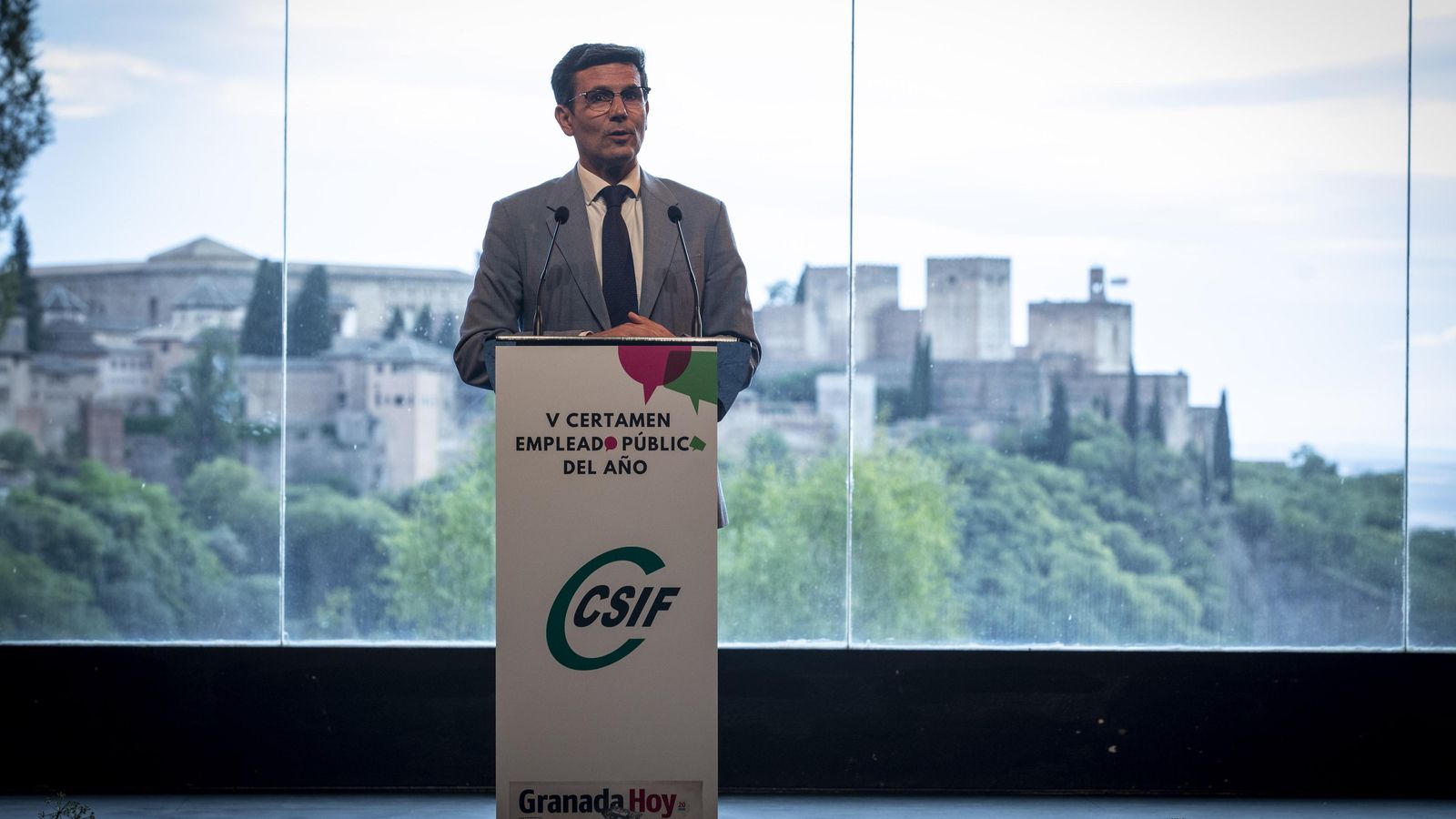 El alcalde de Granada, Francisco Cuenca, durante su intervención.