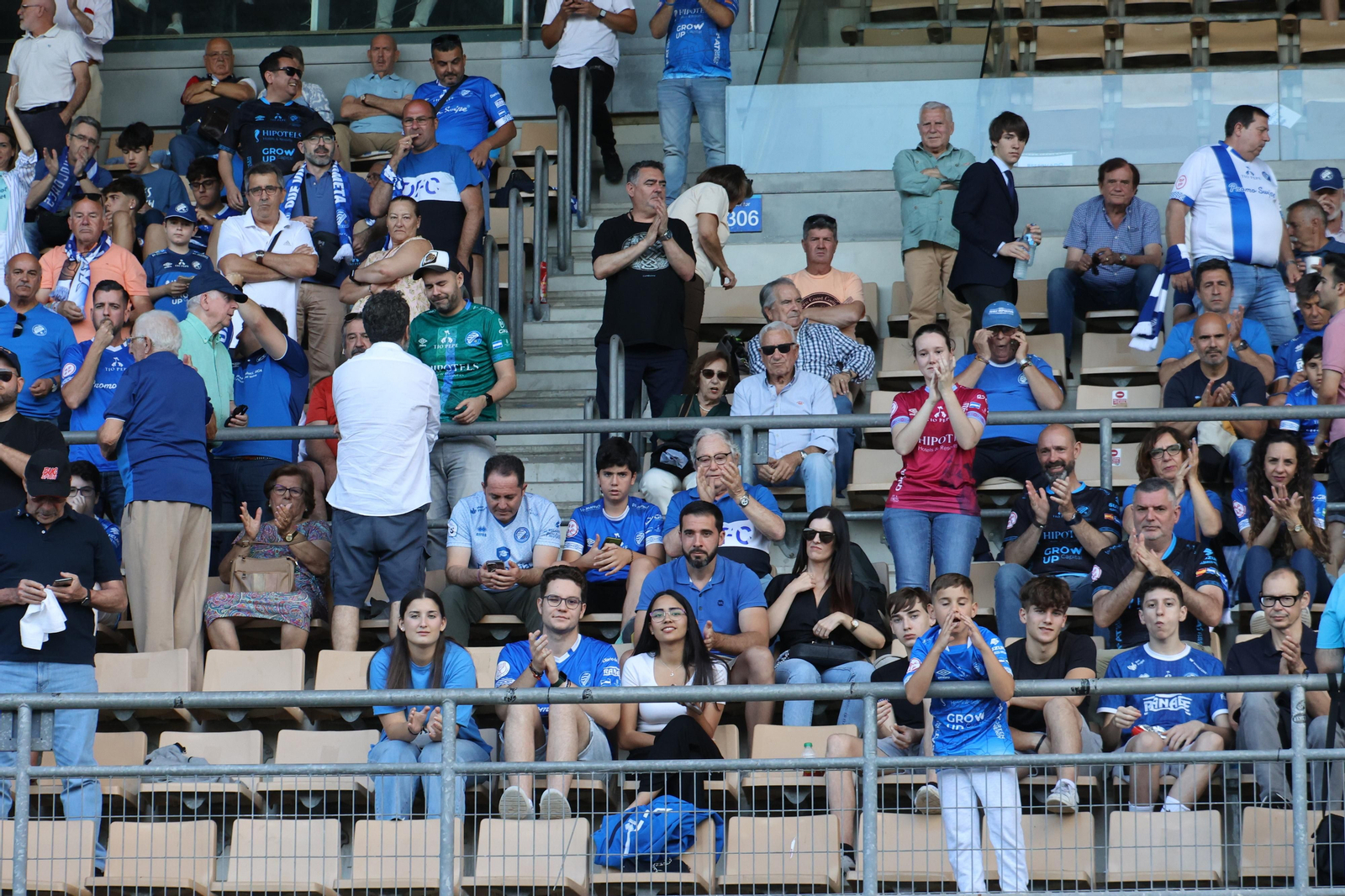 Búscate en el partido entre el Xerez DFC y Ceuta B en Chapín