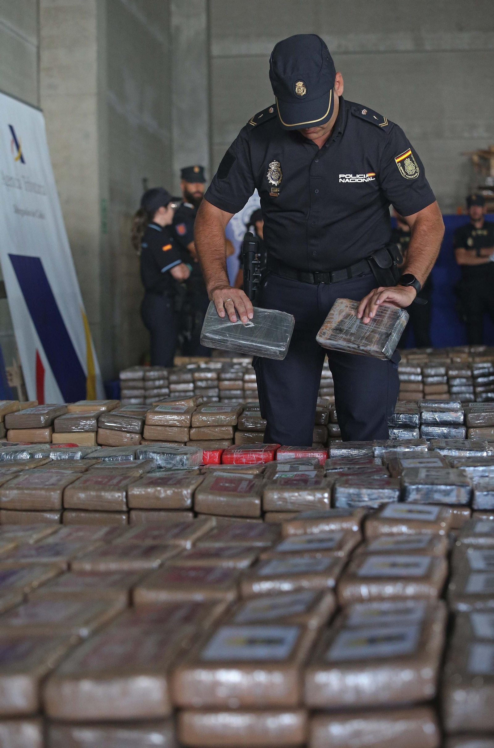 Fotos del mayor alijo de cocaína de la historia de España intervenido en Algeciras