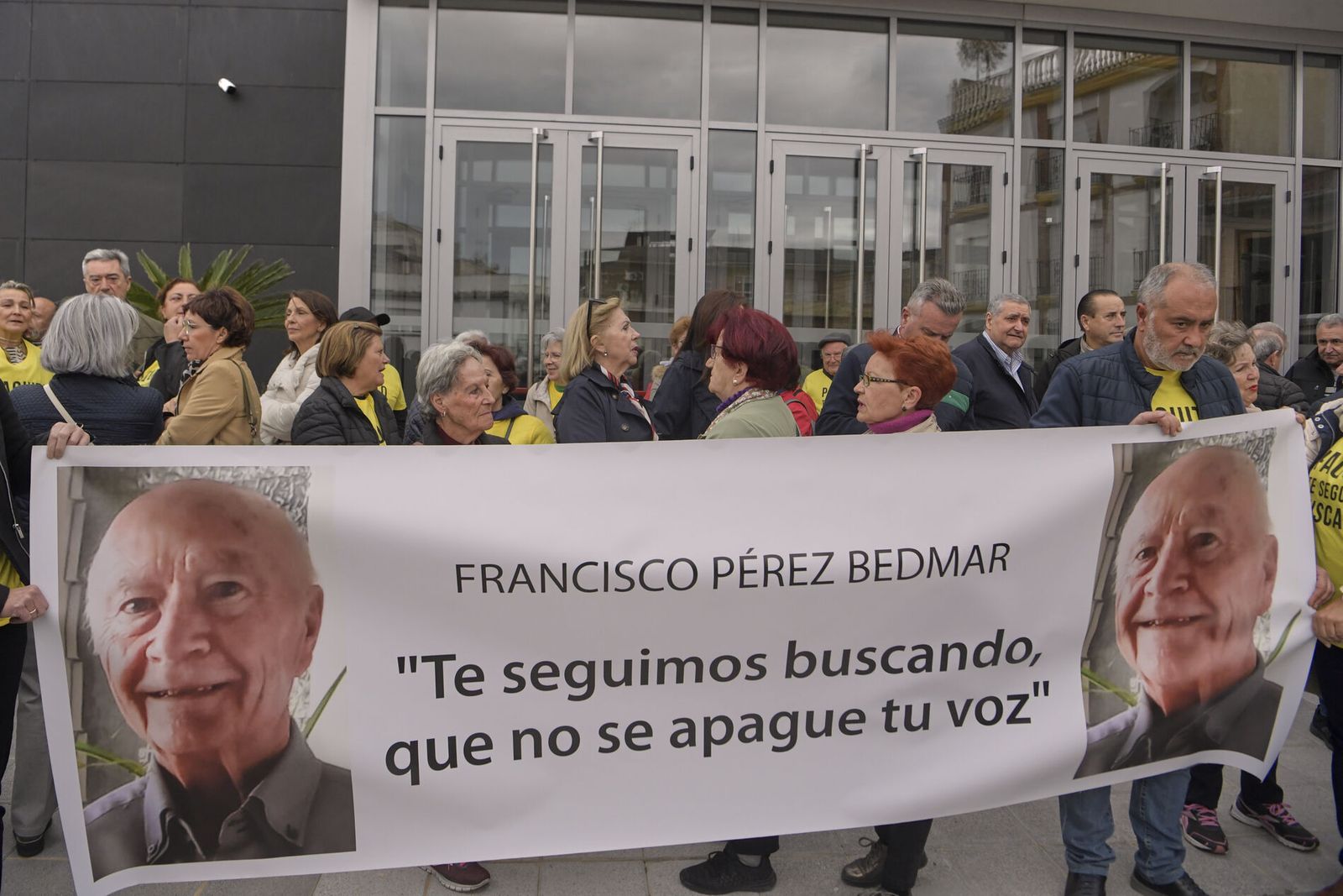 Fotos: Así ha sido la marcha por el mayor desaparecido en la costa de Granada