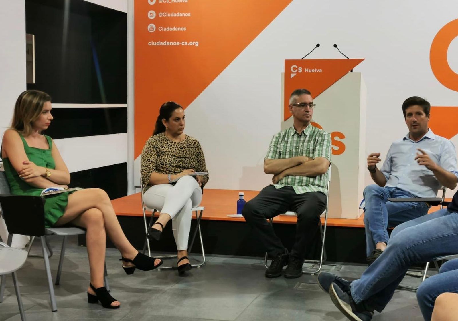 Encuentro de Ciudadanos con los miembros de su agrupación local.