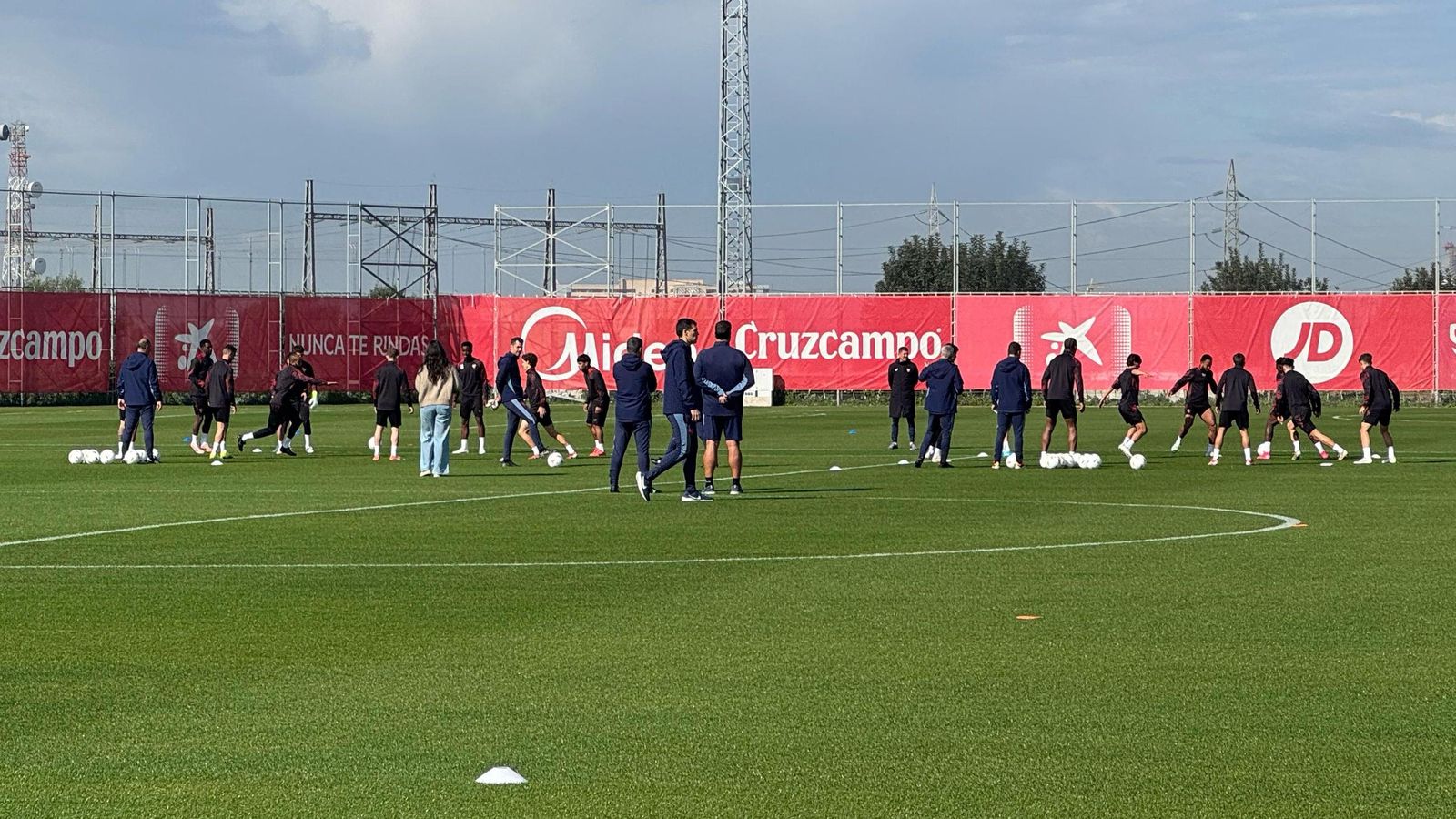Entrenamiento del Sevilla FC del 25 de marzo de 2025