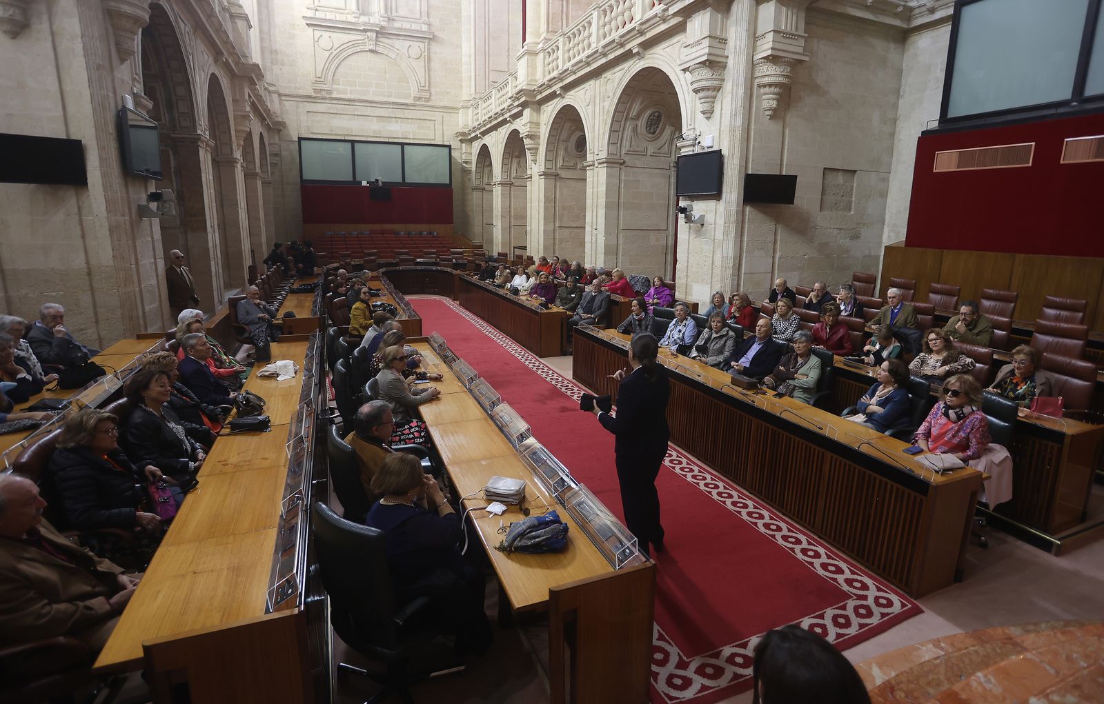 Visita de la última promoción de enfermería(1972) que trabajó en el Hospital de las Cinco Llagas