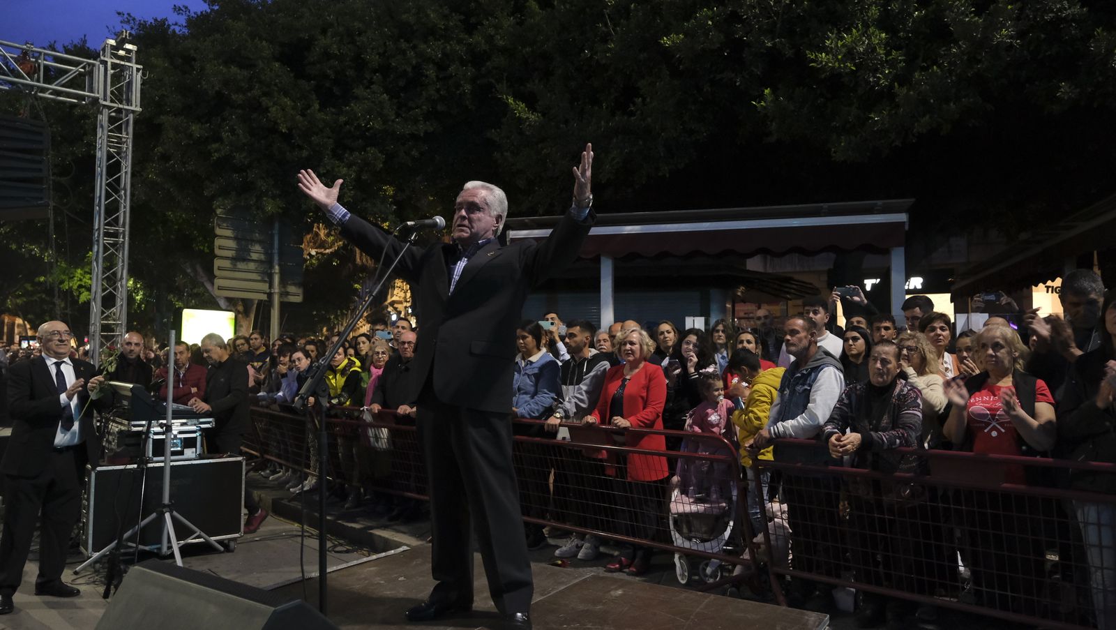 La procesión del Encuentro por las calles de Almería, en imágenes