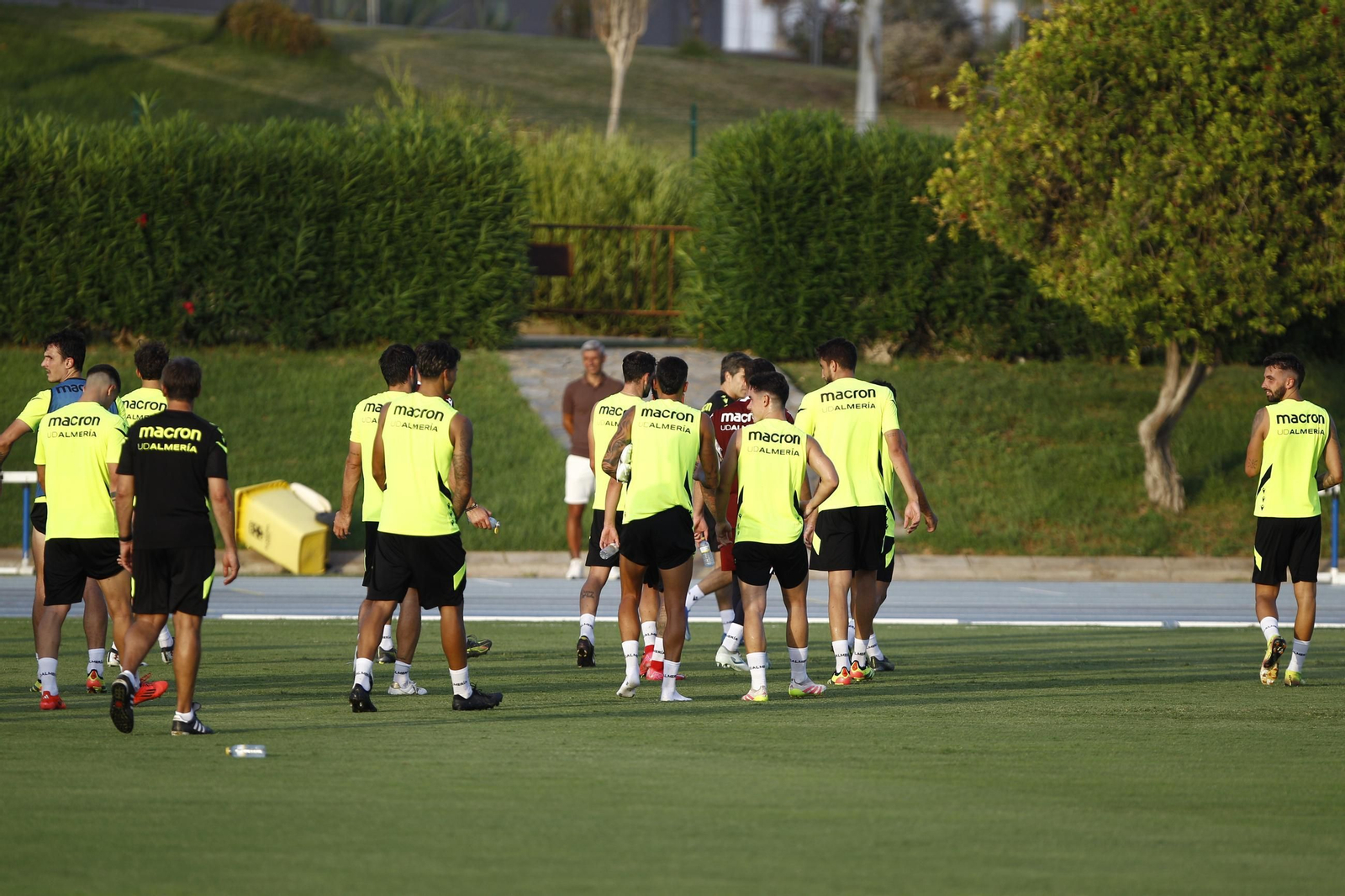 Primer entrenamiento de la Temporada 2025-2026 de la U.D. Almería, en imágenes
