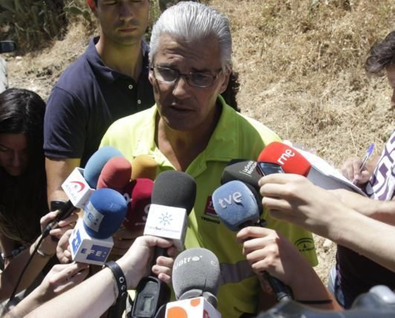 Una explosión en una pirotecnia mata a cuatro personas en Benacazón. / José Ángel García