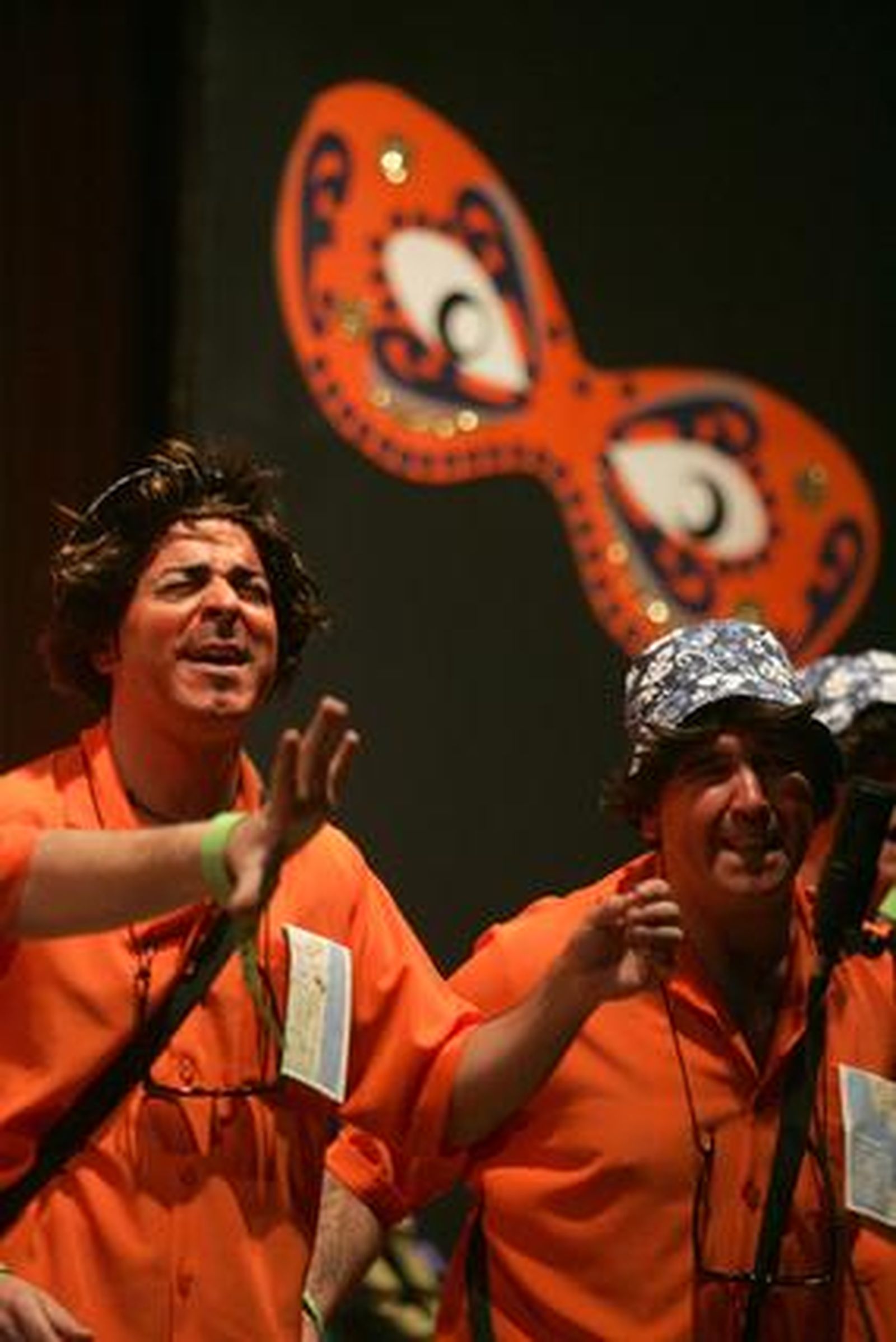 Chirigota algeciras 'Vaya viaje me han dao'

Foto: José María Quiñones