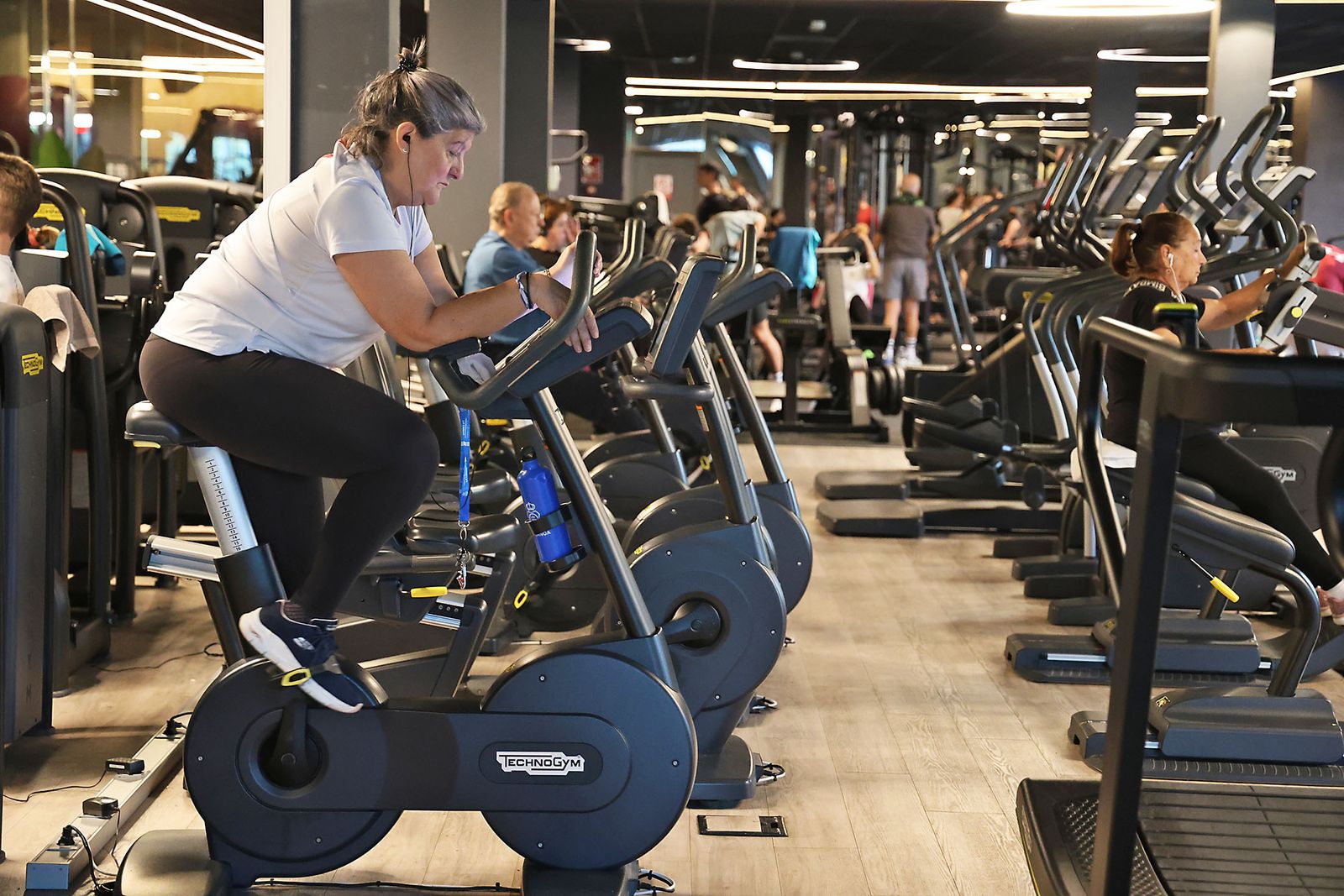 Las fotos de la vuelta al gimnasio en Huelva: El O2 se llena con los propósitos de enero