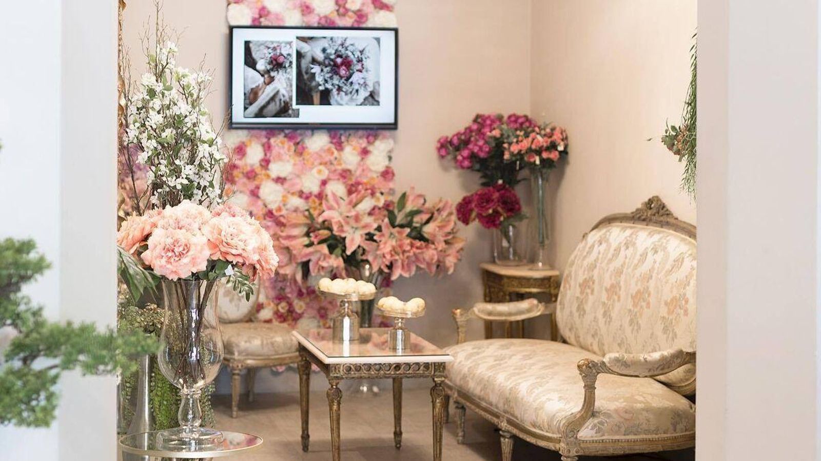 Floristería de Antonio Rivera en la calle Berdigón, en el centro de Huelva