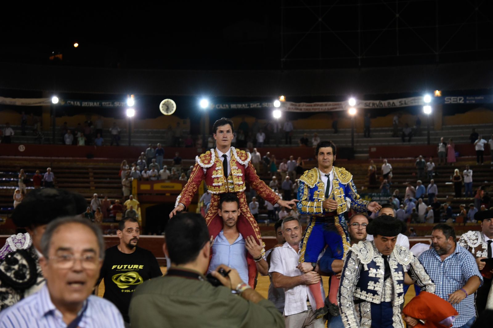 Magisterio de bravura y temple entre Daniel Luque y Manzanillo
