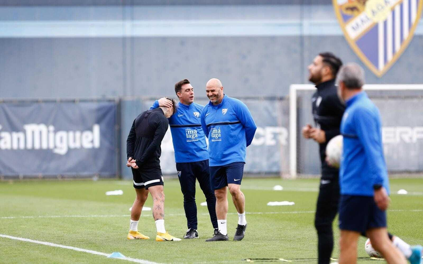 Guede y Bravo, con Brandon Thomas.