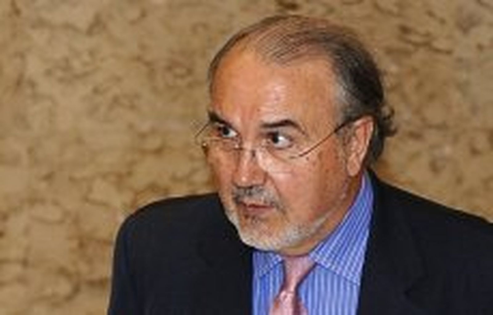 Solbes recalca que el Gobierno nunca ha negado datos sobre la situación económica