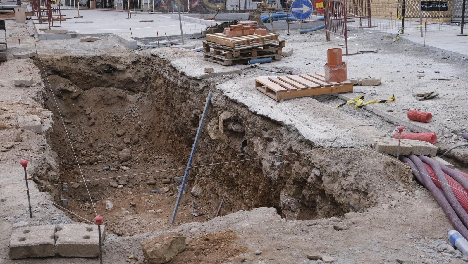 Imágenes de la Plaza Masnou en obras. Almería
